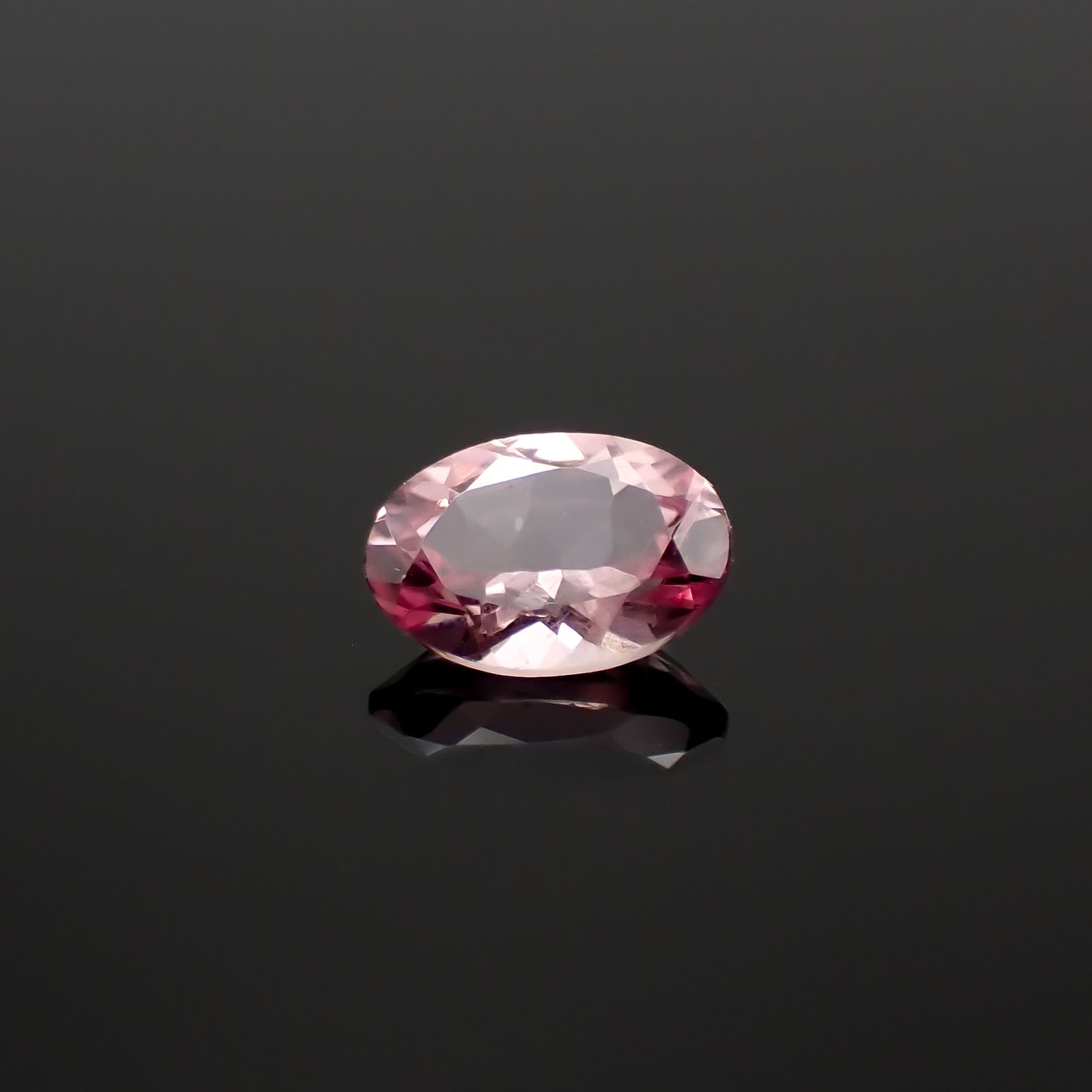 ドラゴンガーネット タンザニア産 0.59ct[230421452]5.9x4.1mm前後