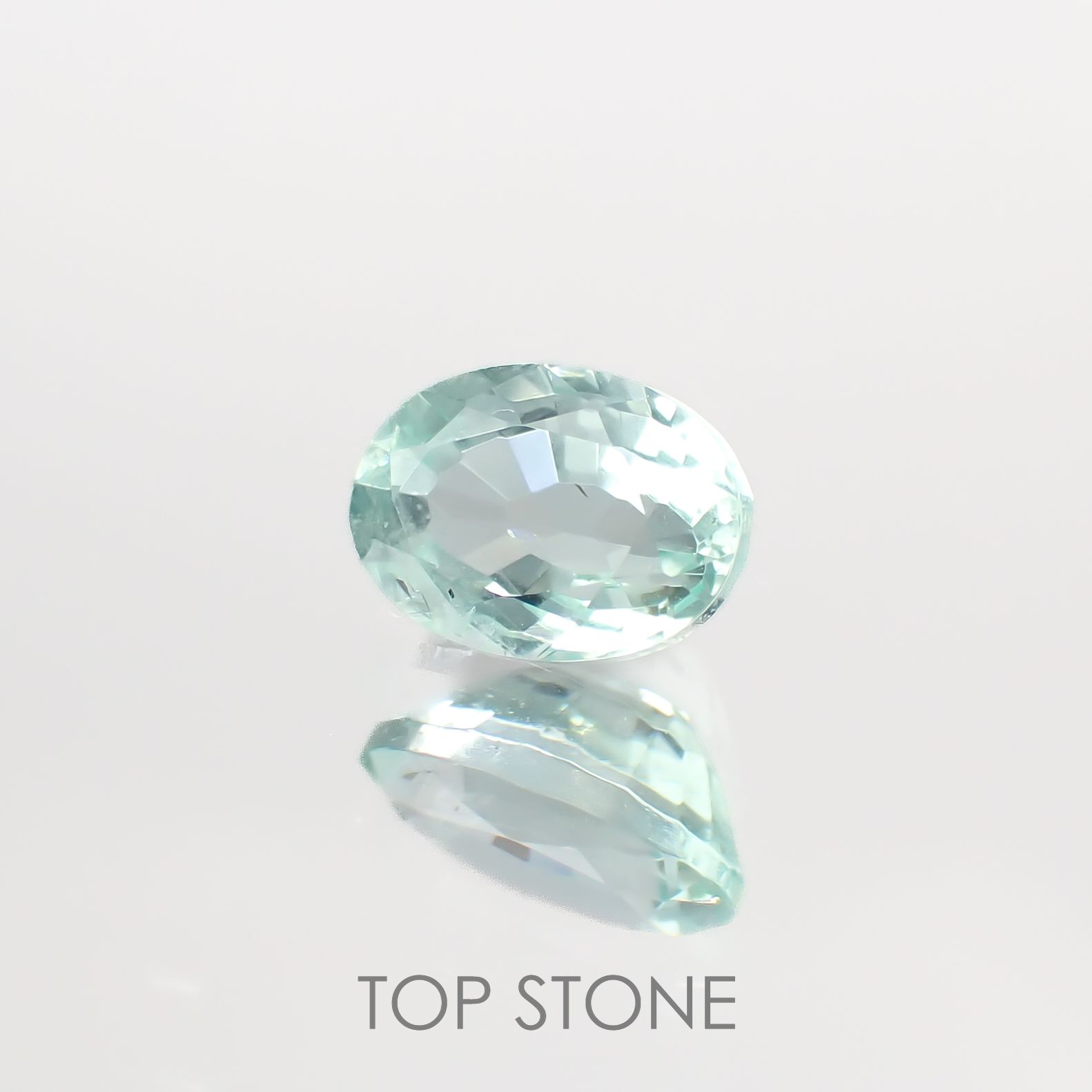 ミントベリル(宝石名グリーン・ベリル)ブラジル産 0.63ct 識別済[220817554]6.5x4.4mm前後