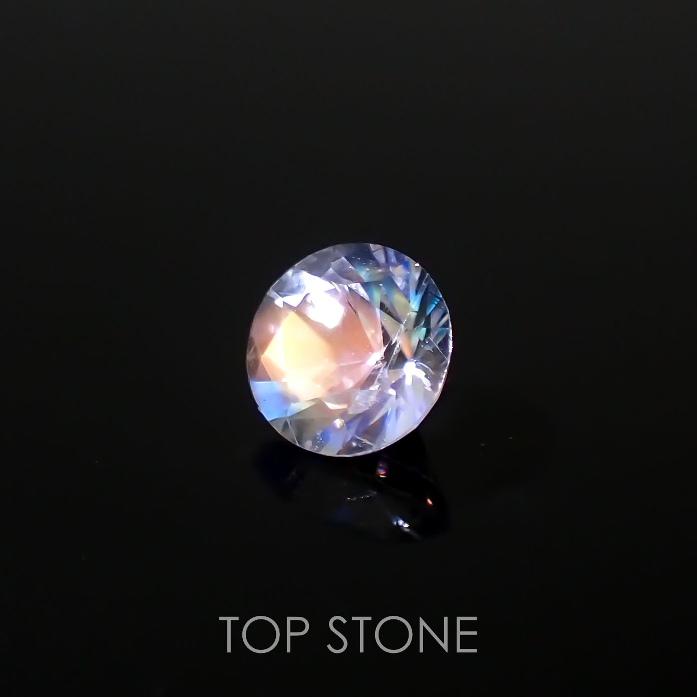 レインボームーンストーン(宝石名ラブラドライト)マダガスカル産 0.34ct 識別済[221219519]4.5x4.5mm前後