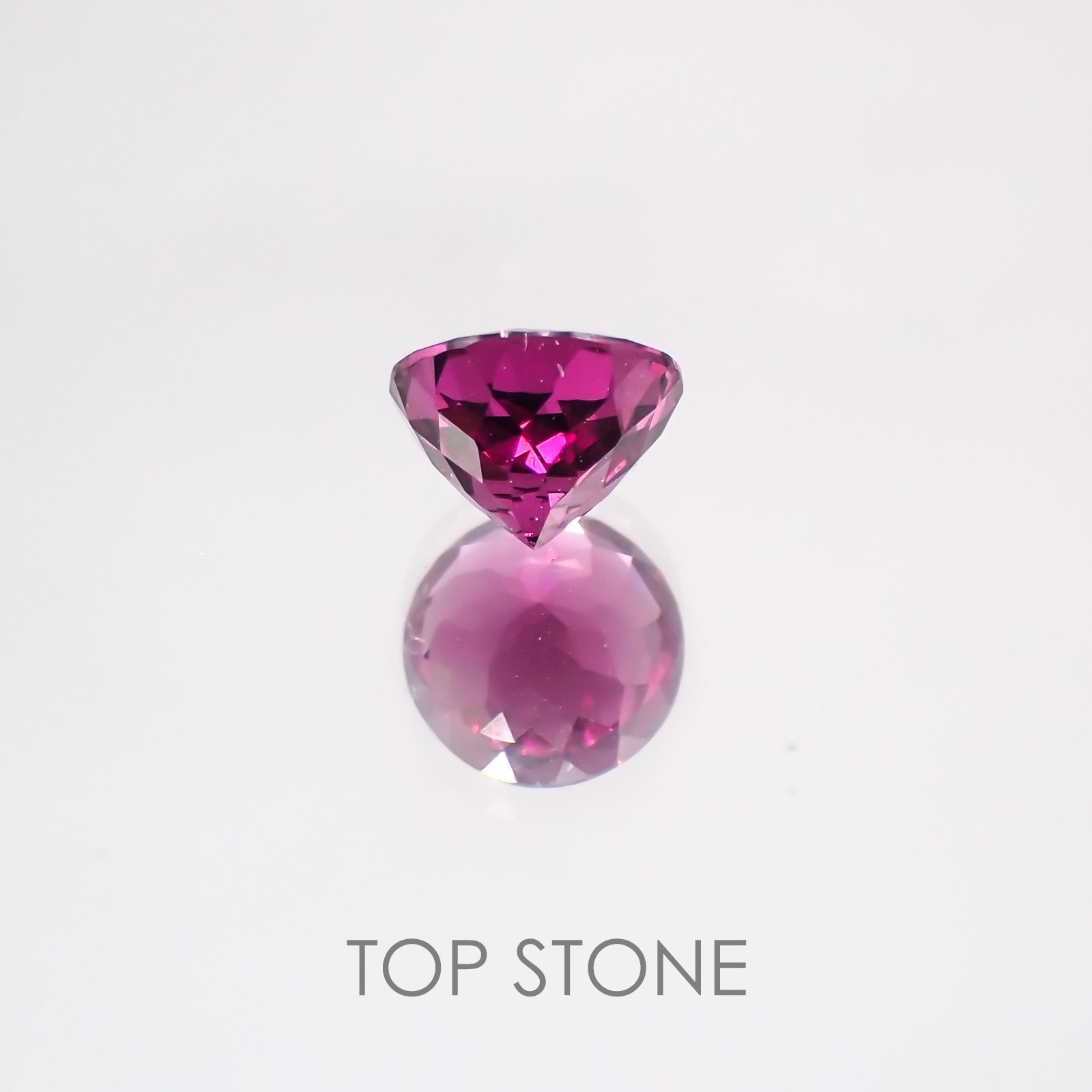 グレープガーネット(宝石名ガーネット) ブラジル産 0.98ct 識別済[21059689]5.7×5.7mm前後
