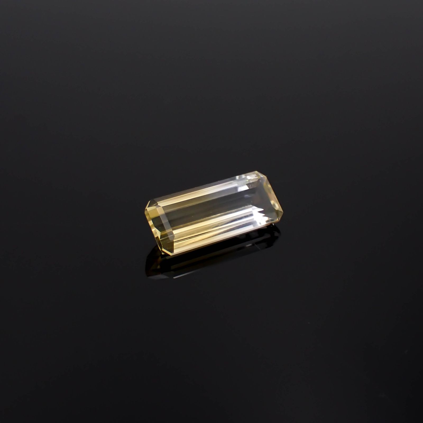 バイカラーシトリン ブラジル・ミナスジェライス州産 11.97ct[240326470]22.6x9.3mm前後