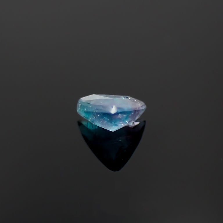 バイカラーパライバトルマリン 非加熱 ブラジル・バターリャ鉱山産 0.18ct[230220467]3.6x4.2mm前後