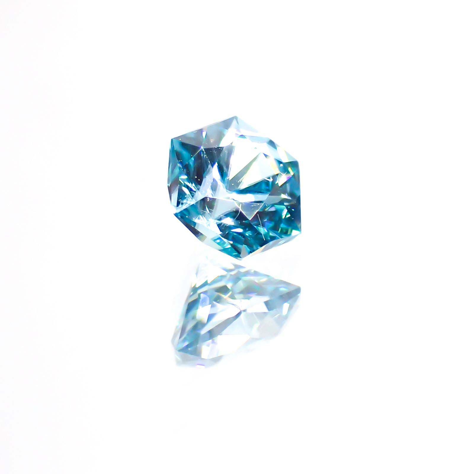 ◇ヘキサゴンカット◇ブルージルコン(宝石名ジルコン) カンボジア産 0.78ct 識別済[211013365]4.8×4.8mm前後