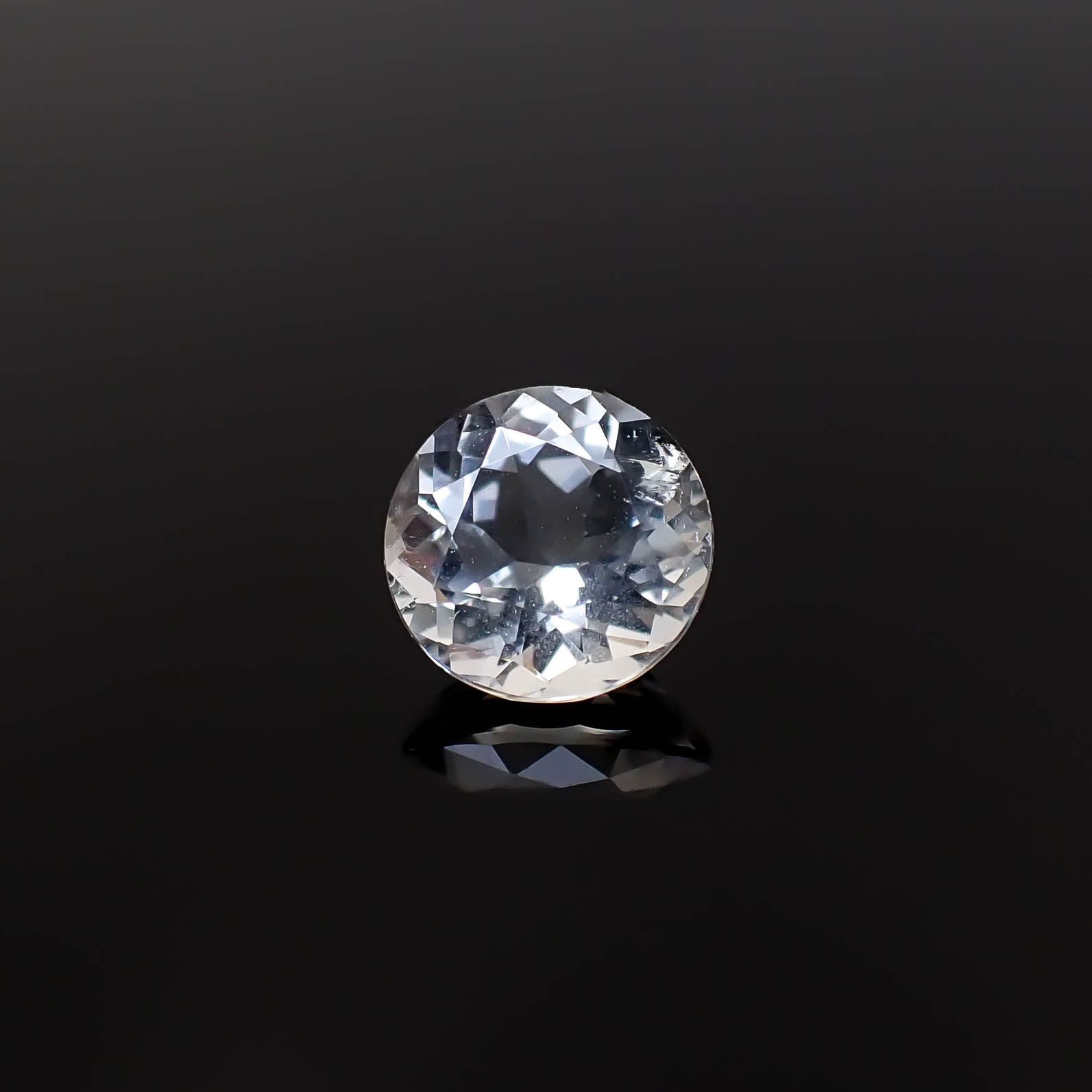 オーソクレース(宝石名ホワイト・オーソクレース)パキスタン産 0.68ct 識別済[250530441]6.1x6.1mm前後