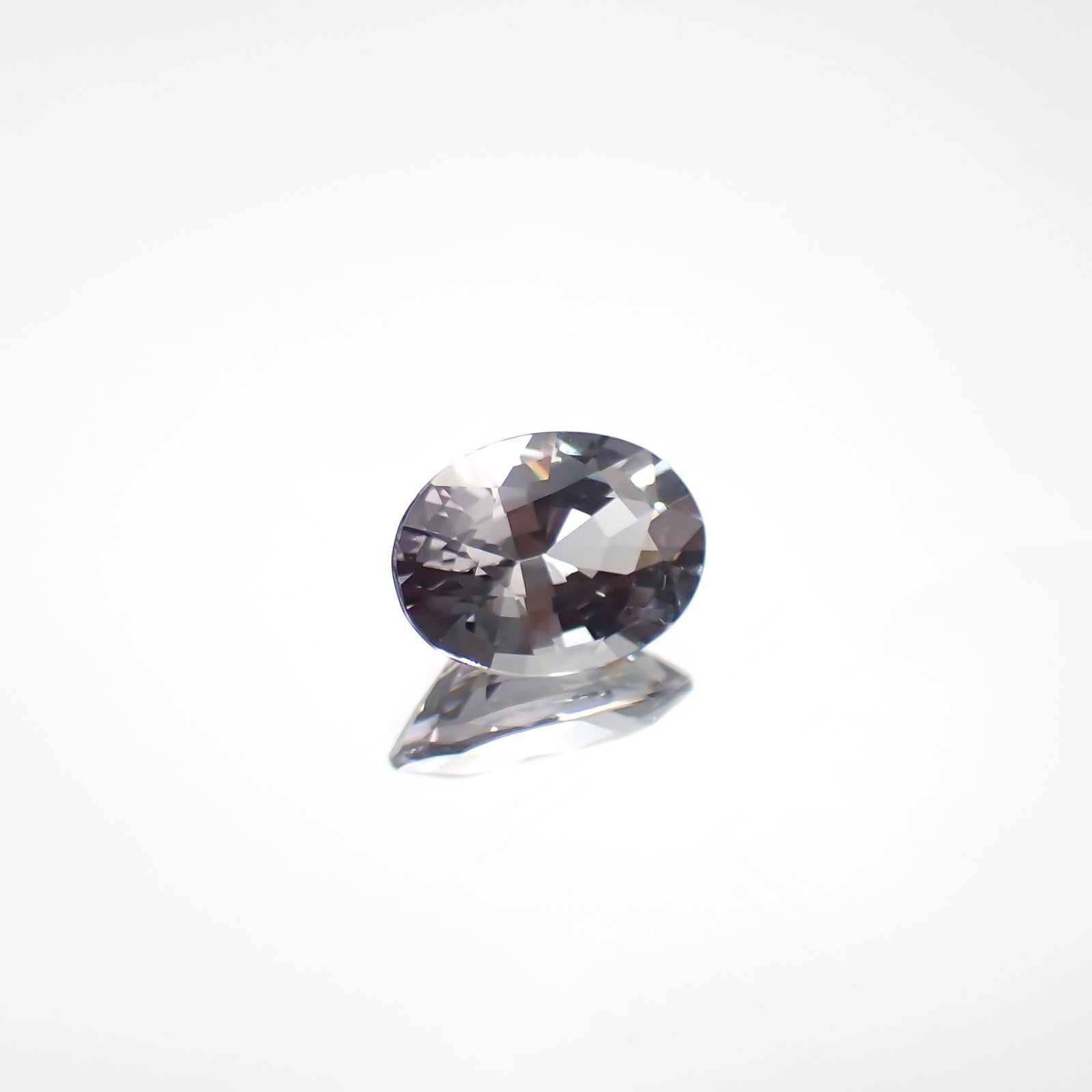 プラチナスピネル(宝石名スピネル) ビルマ産 0.836ct ソ付(彩珠)[210611371]7×5.1mm前後