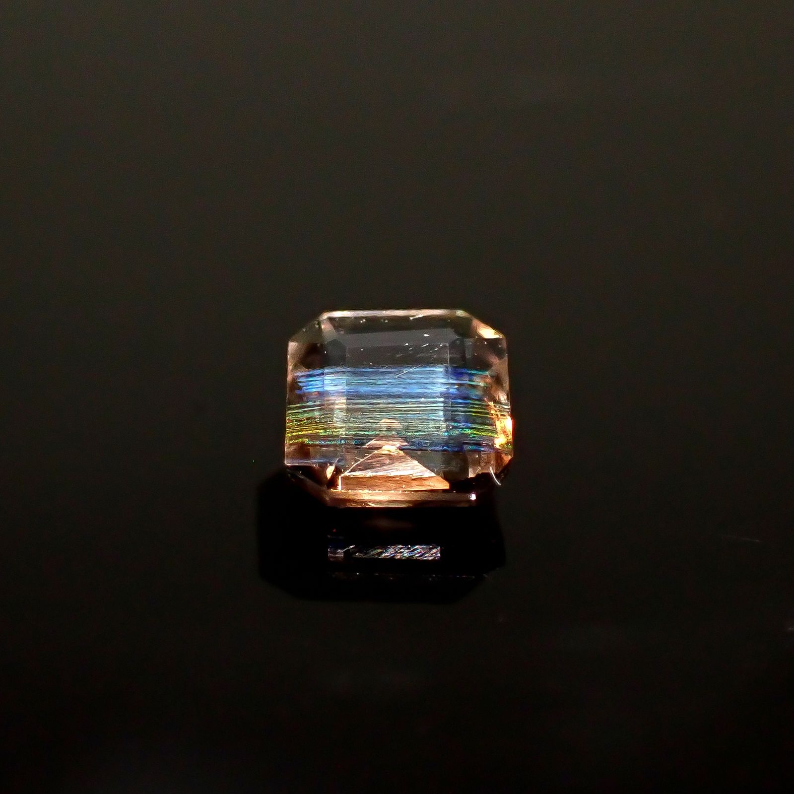 レインボースキャポライト ブラジル産 0.48ct / 4.9x4.8mm前後 [250931046]