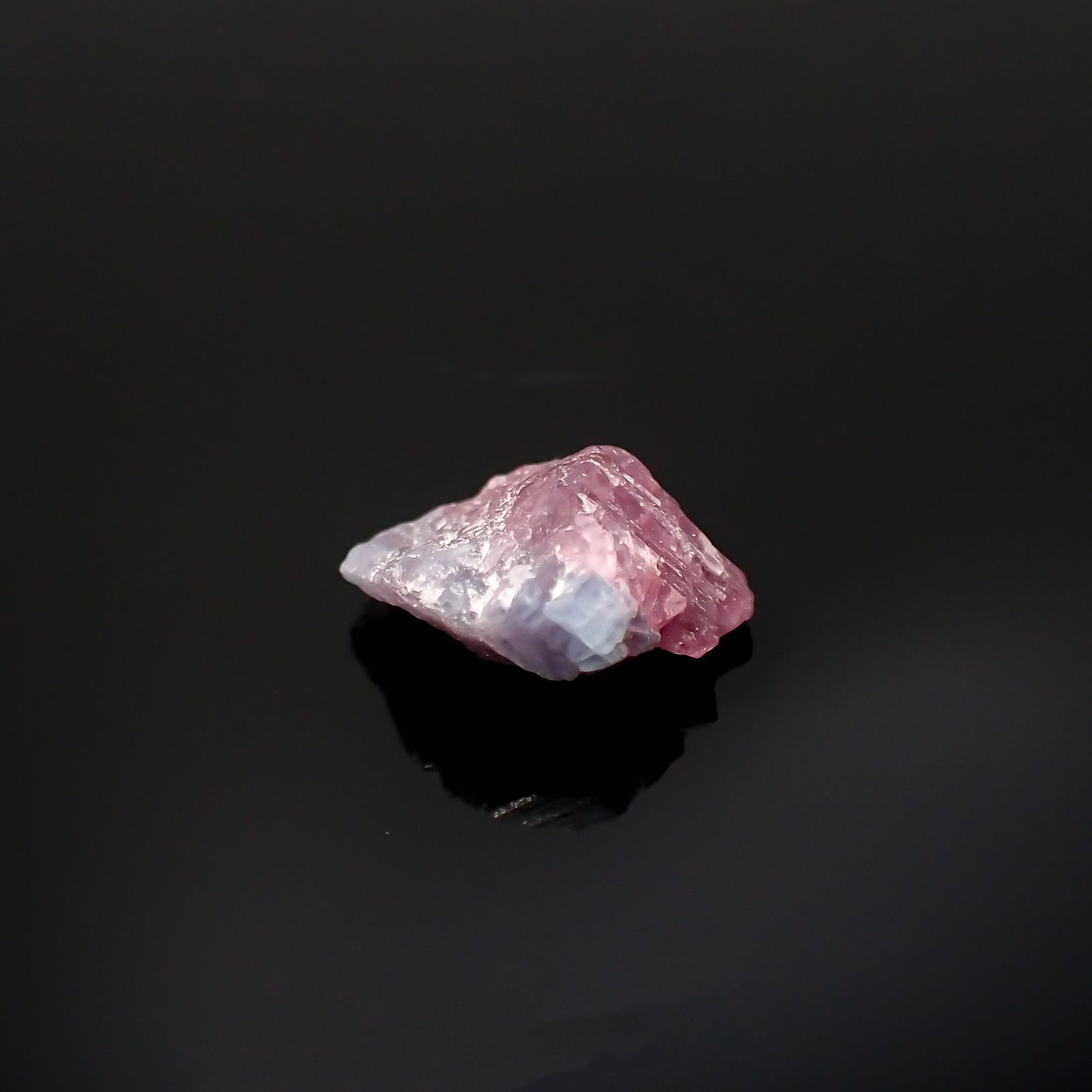 バイカラーパライバトルマリン 原石 ブラジル産 2.91ct[220516010]10.7x10.4mm前後