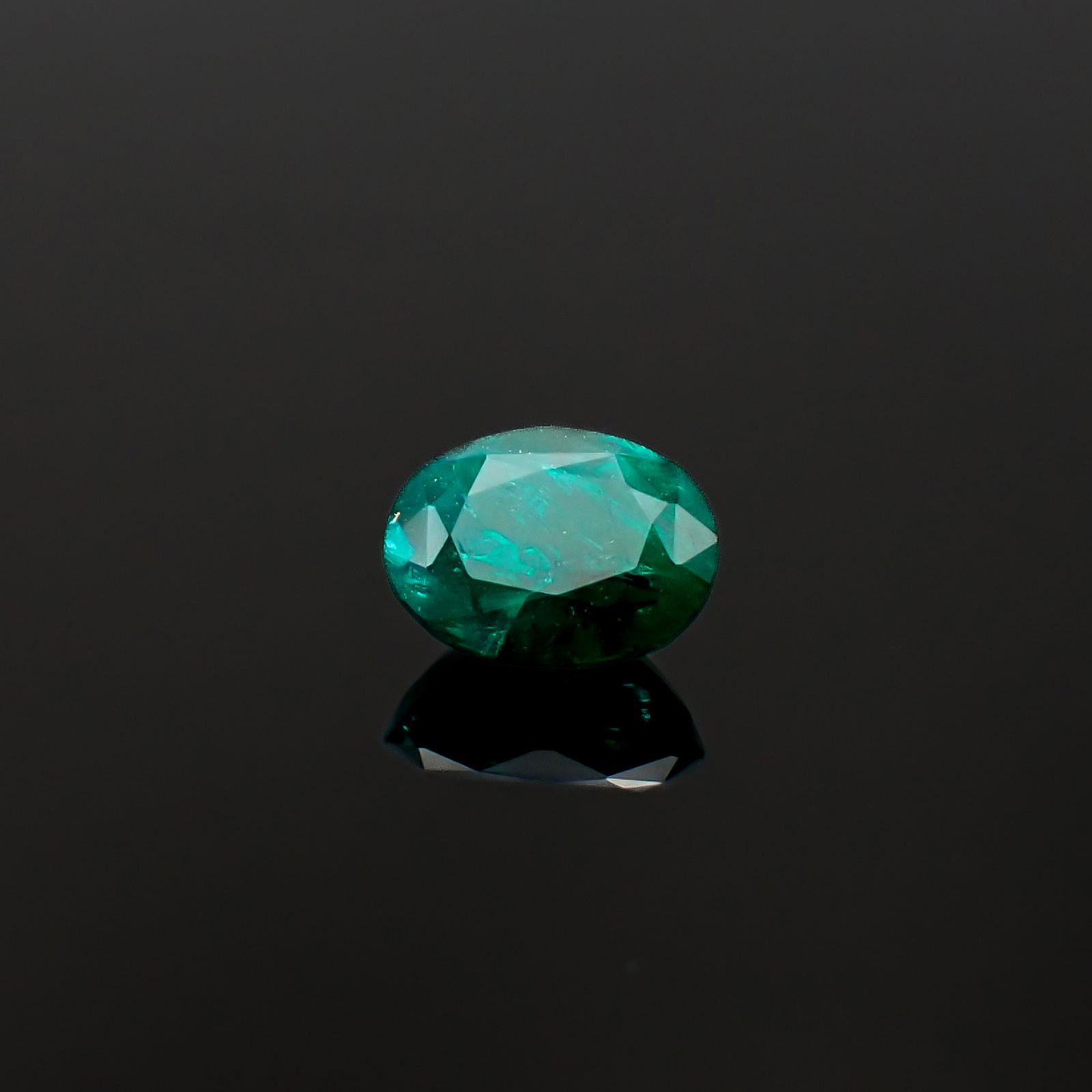 ダイオプテーズ ナミビア産 1.26ct / 7.4x5.6mm前後 [260632297]