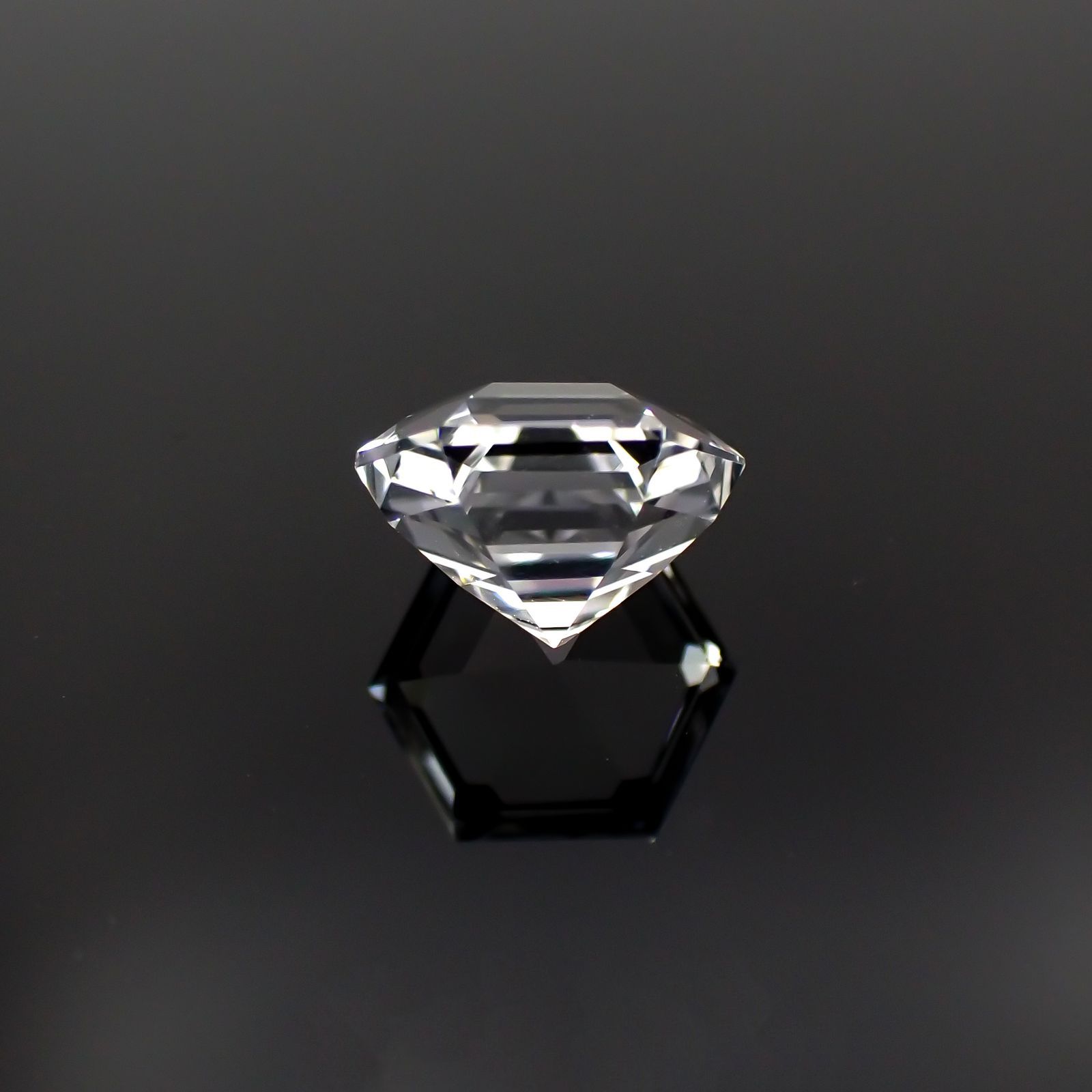 ◇ヘキサゴンカット◇レムリアンシードクリスタル(保証シール付き) ブラジル産 0.87ct[221018286]5.9x5.8mm前後
