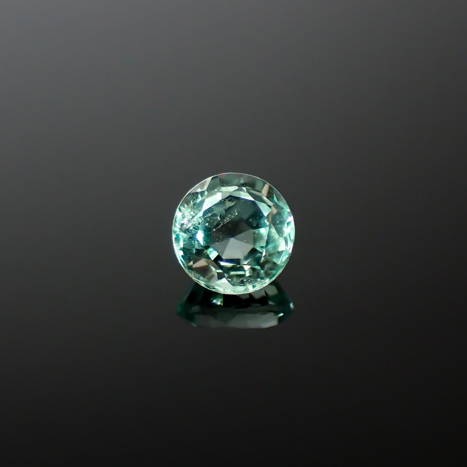 パステルカラーエメラルド コロンビア産 0.28ct[240225943]4.1x4.1mm前後