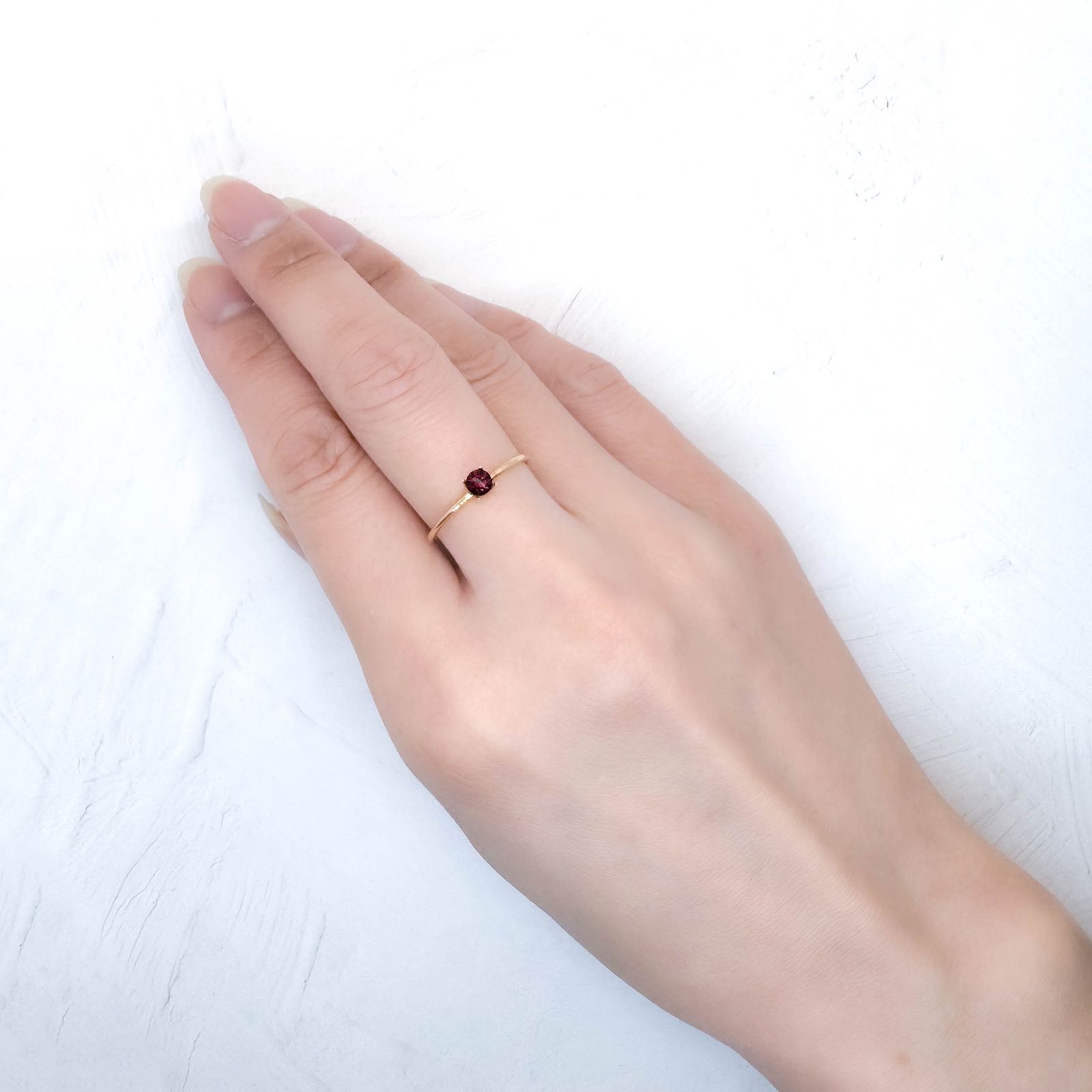 アントヒルガーネット(クロムパイロープガーネット) アメリカ・アリゾナ州産 0.19ct / 3.5x3.5mm前後 [251131344]