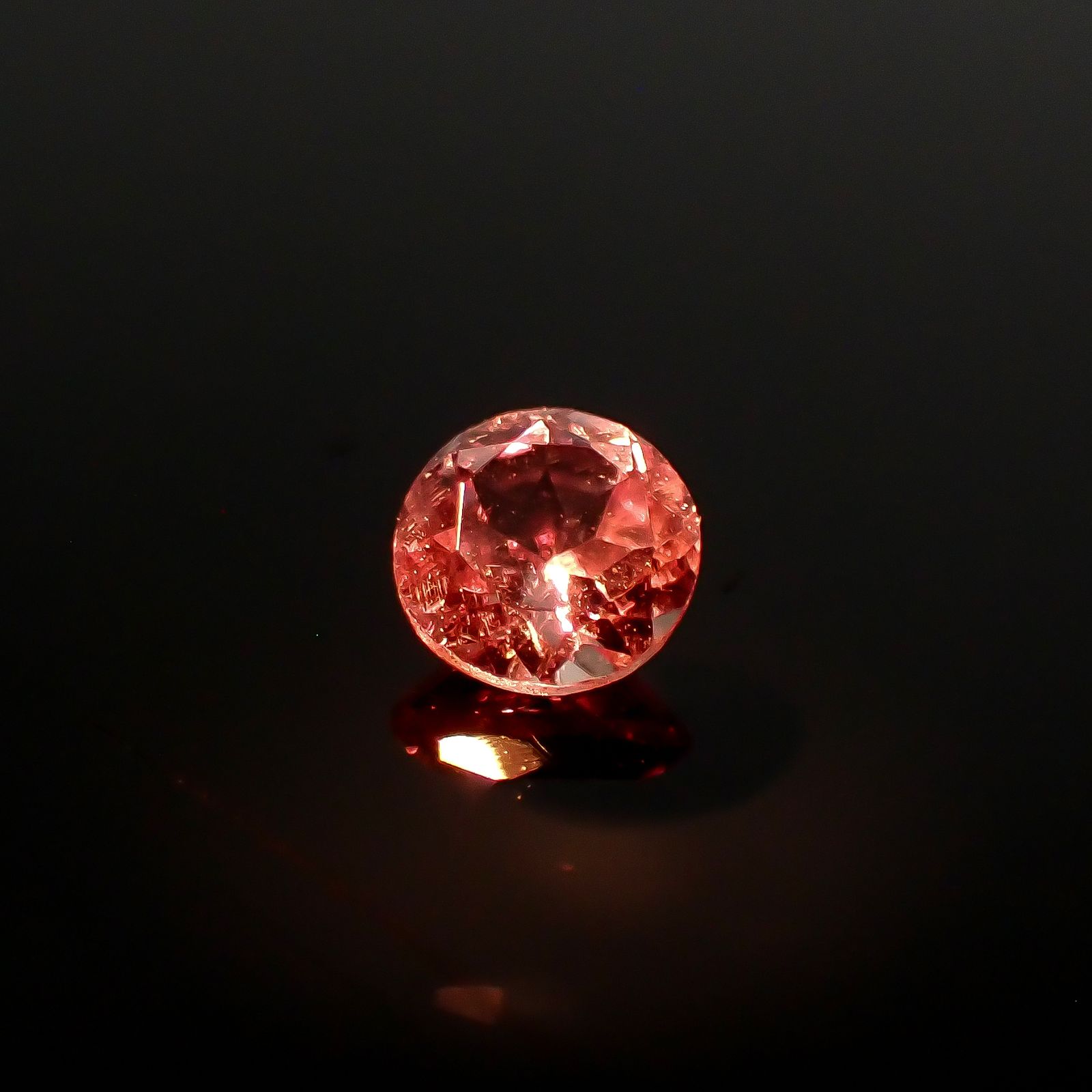 ドラゴンガーネット タンザニア産 0.20ct[240427278]3.4x3.4mm前後