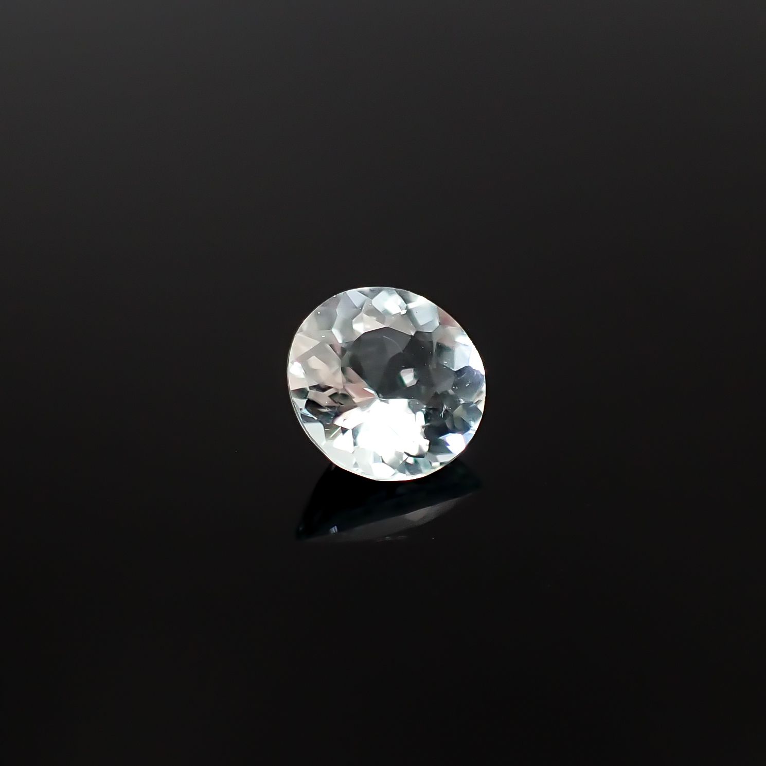 モンテブラサイト(宝石名モンテブラサイト)マダガスカル産 0.83ct 識別済[241229660]6.3x6.3mm前後