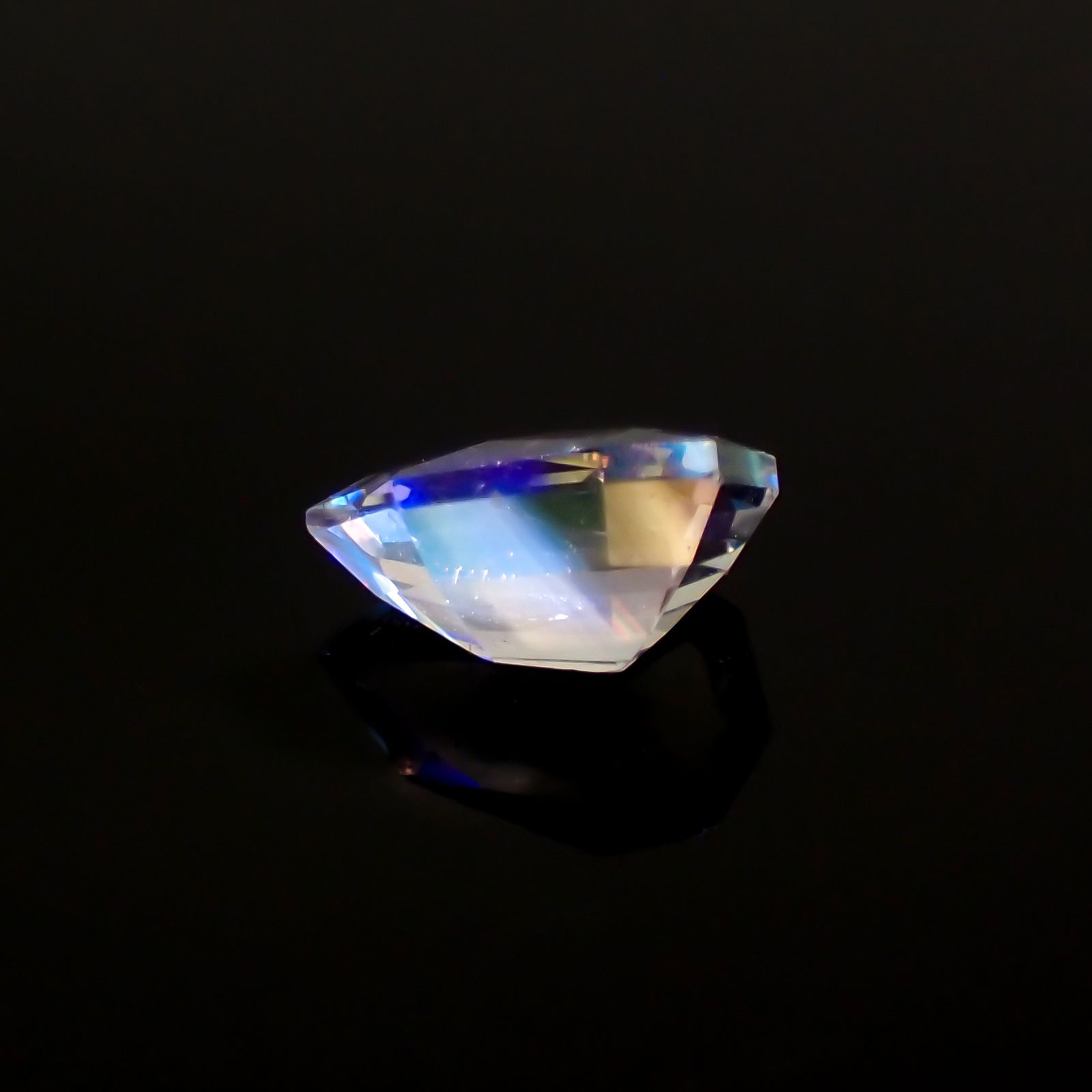 ◇カスタムカット◇レインボームーンストーン マダガスカル産 0.42ct[230923430]6.4x4.1mm前後