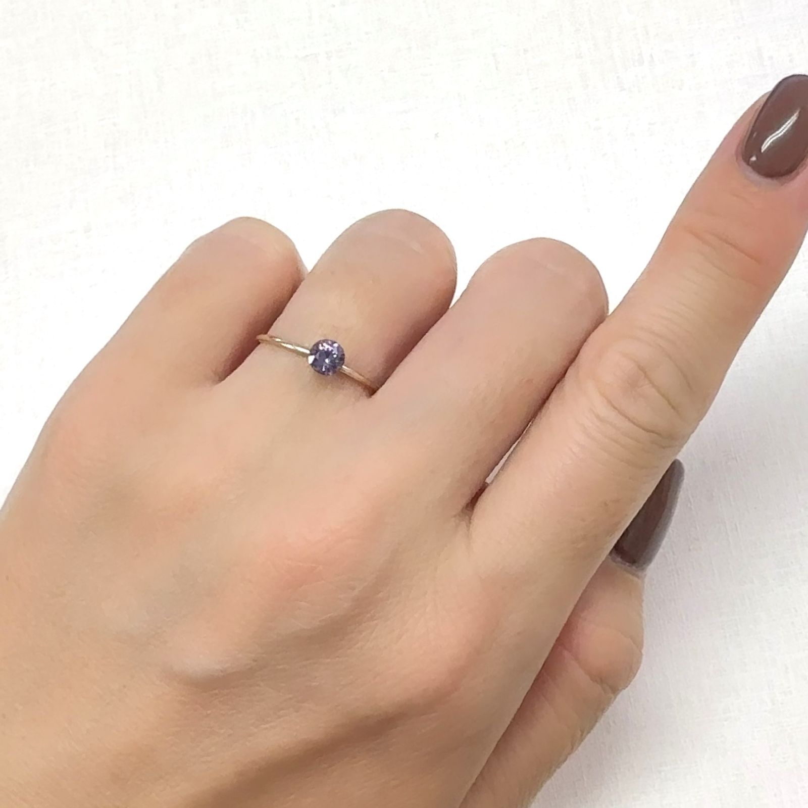 パープルスピネル(宝石名スピネル)ビルマ/マダガスカル産 0.39ct 識別済[241029268]4.5x4.5mm前後