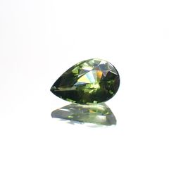 グリーンジルコン(宝石名ジルコン)スリランカ/コロンビア産 0.95ct 識別済[231124282]7.7x5.1mm前後