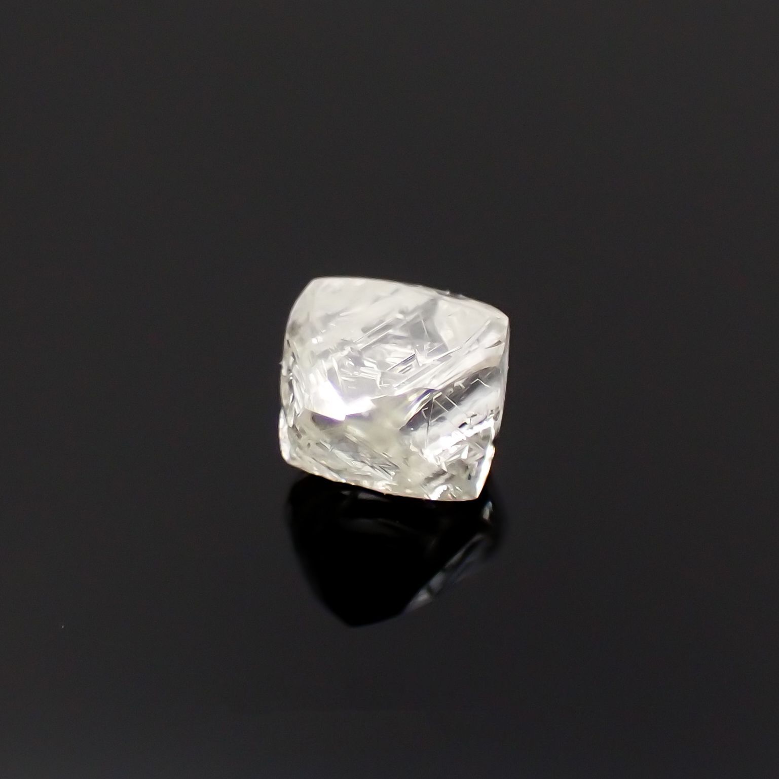 ソーヤブルダイヤモンド 原石(宝石名ダイアモンド) 0.200ct ソ付(彩珠)[230120147]3x2.8mm前後