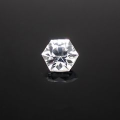 ◇ヘキサゴンカット◇カラーレスジルコン(宝石名ジルコン) カンボジア産 0.95ct 識別済[240210474]5.1×5.1mm前後