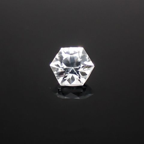 ◇ヘキサゴンカット◇カラーレスジルコン(宝石名ジルコン) カンボジア産 0.95ct 識別済[240210474]5.1×5.1mm前後