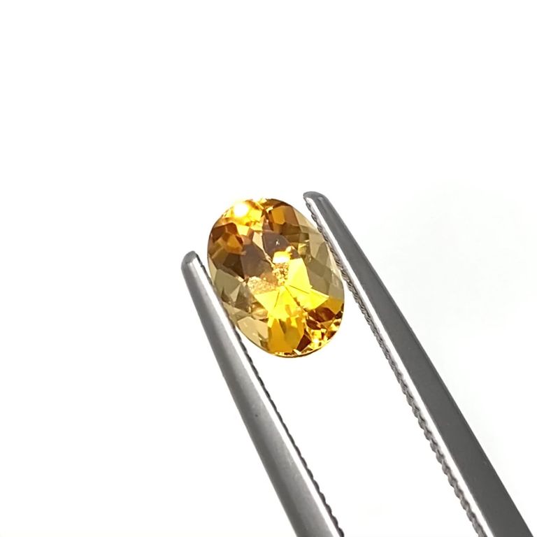 インペリアルトパーズ(宝石名トパーズ)ブラジル産 0.73ct 識別済 