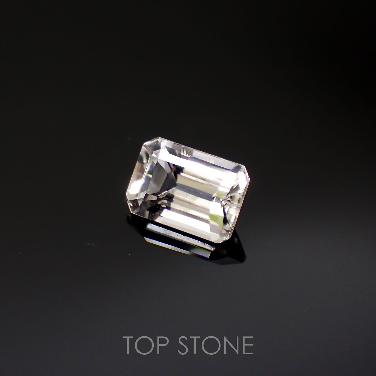 フェナカイト(宝石名フェナカイト)マダガスカル産 0.96ct 識別済[220817213]7x4.8mm前後
