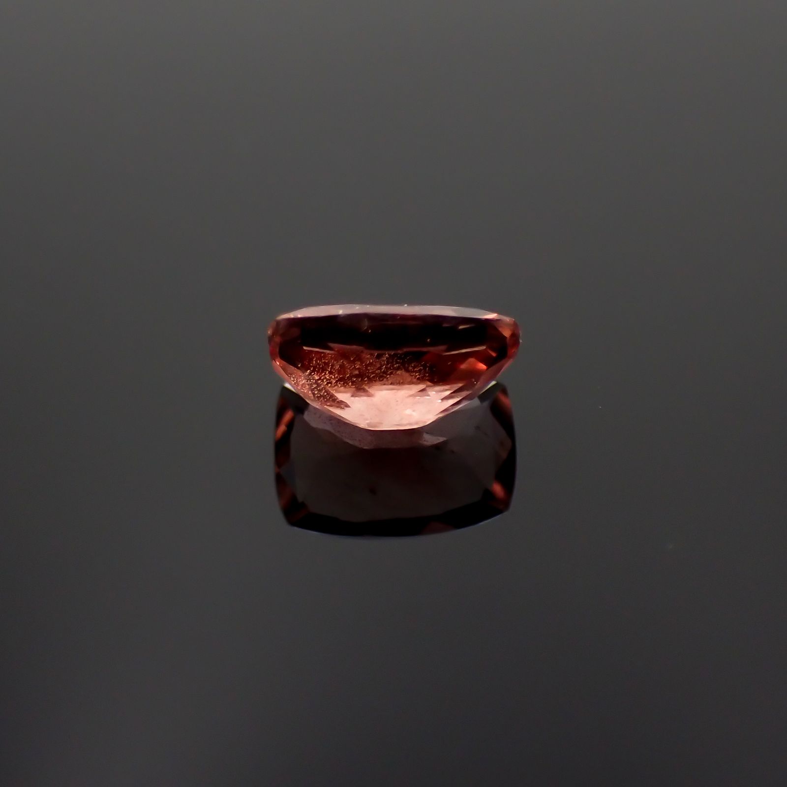 エチオピアサンストーン(宝石名アンデシン・ラブラドライト)エチオピア産 0.74ct 識別済[230321318]6.9x5mm前後