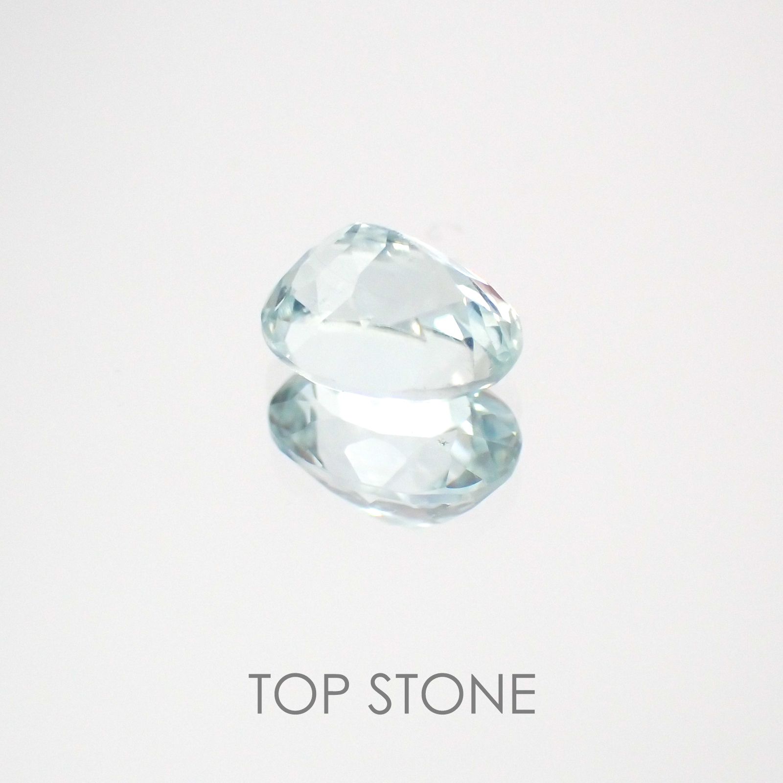 アンブリゴナイト/モンテブラサイト マダガスカル産 ルース 0.76ct[21018016]6.4×4.9mm前後