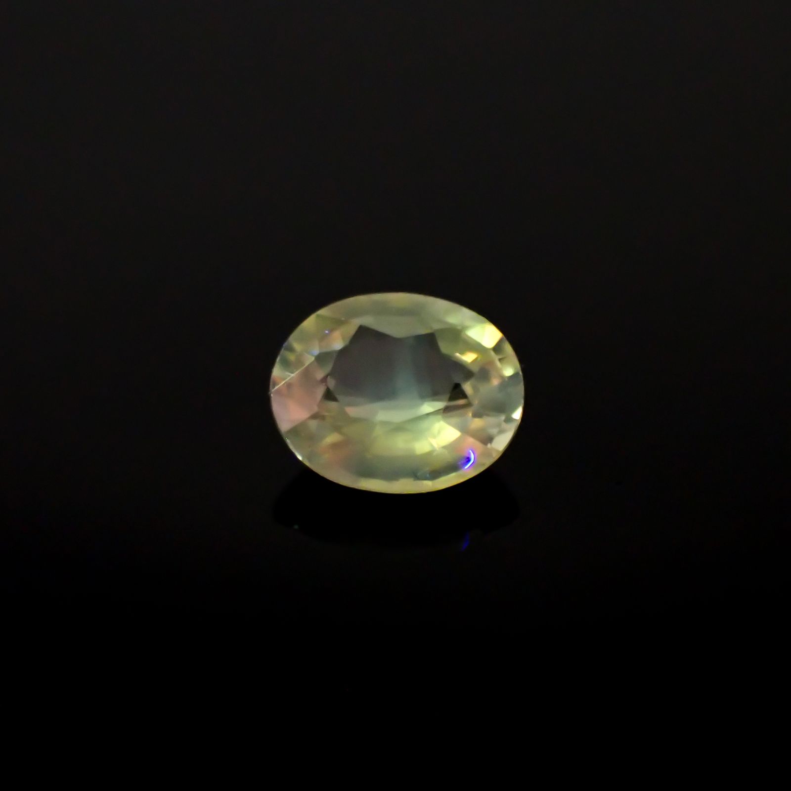 シルキーアレキサンドライト タンザニア産 0.59ct [241129513]5.7x4.7mm前後