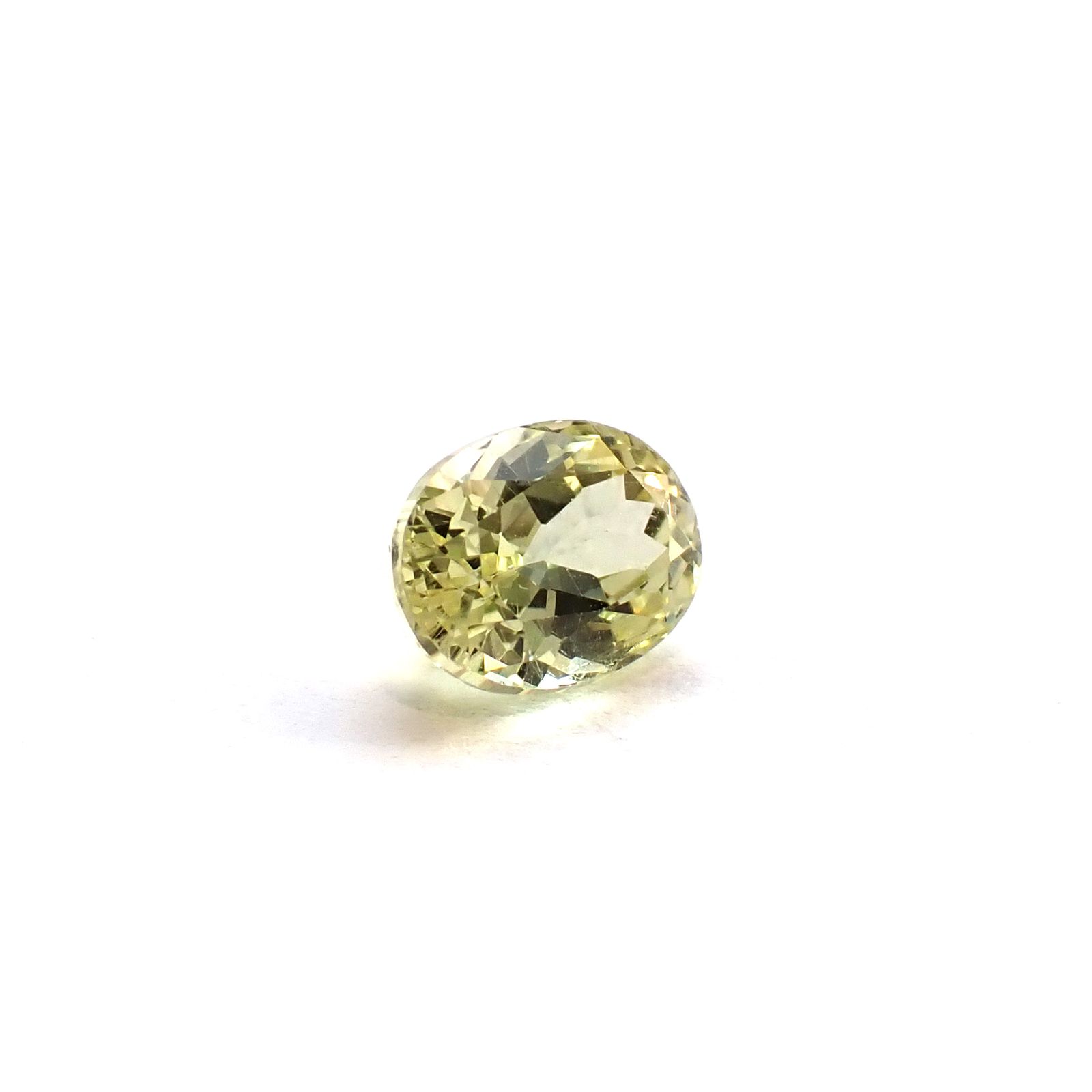 イエローアパタイト メキシコ産 1.03ct / 6.8x5.1mm前後 [260632465]