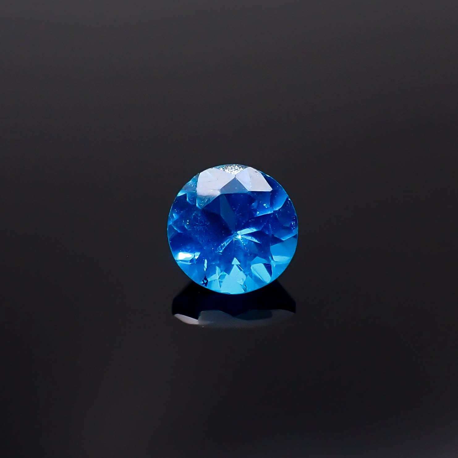 ネオンブルーアパタイト マダガスカル産 0.51ct[231224993]4.9x4.8mm前後