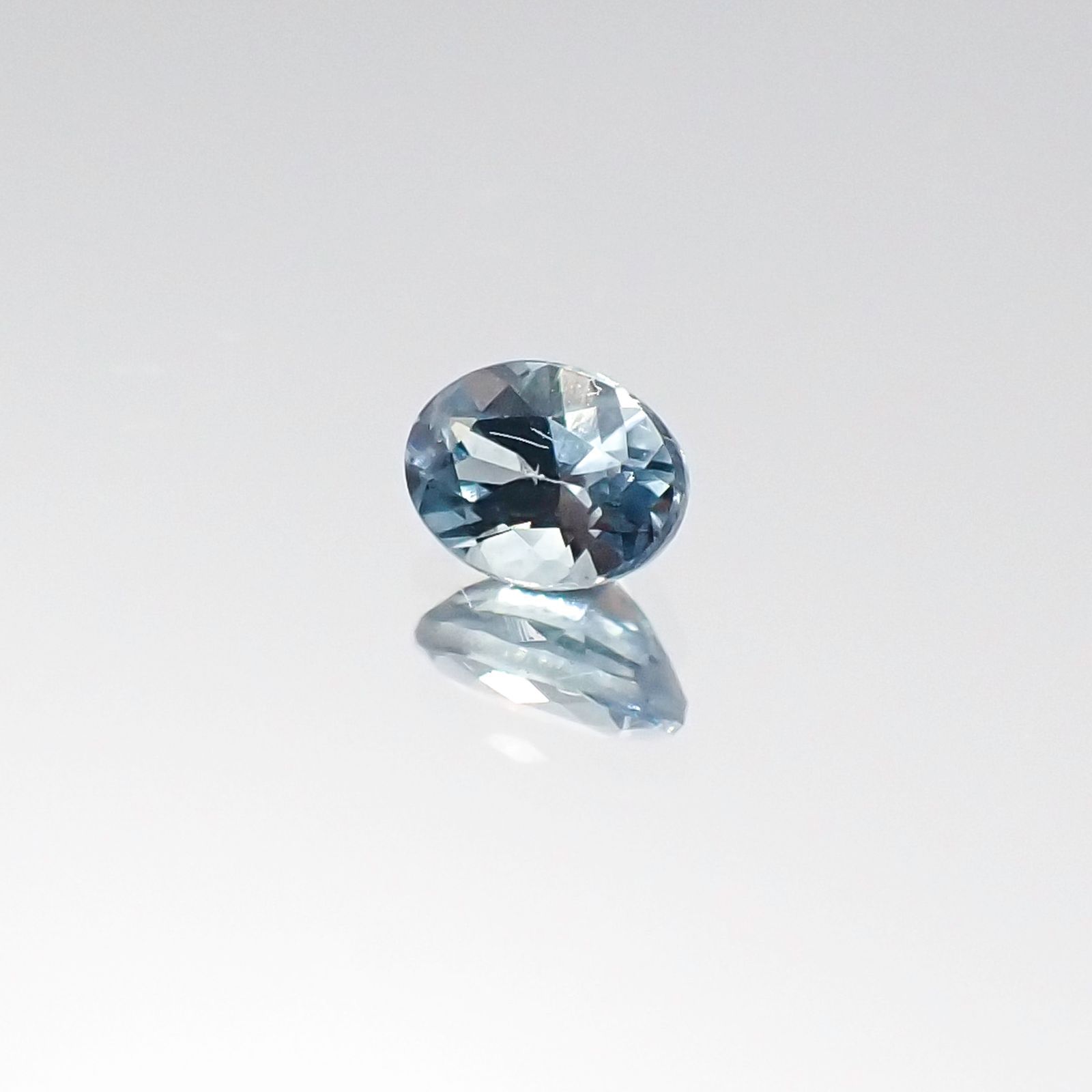 モンタナサファイア(宝石名サファイア) アメリカ・モンタナ州産 0.23ct 識別済[20116046]4×3mm前後