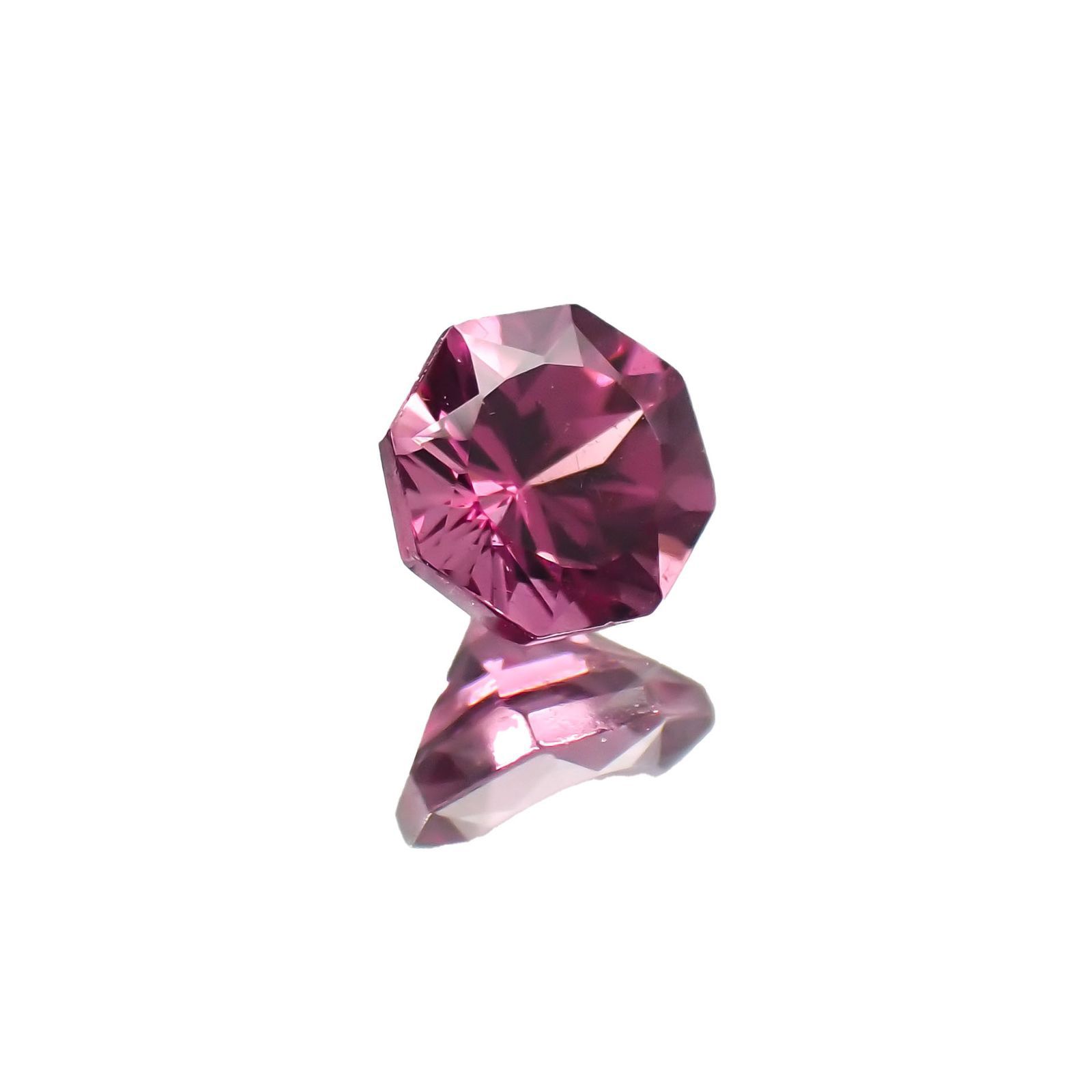 ◇オクタゴンカット◇カラーシフトマラヤガーネットSA(宝石名ガーネット)タンザニア産 0.41ct 識別済[221018206]4.1x4mm前後