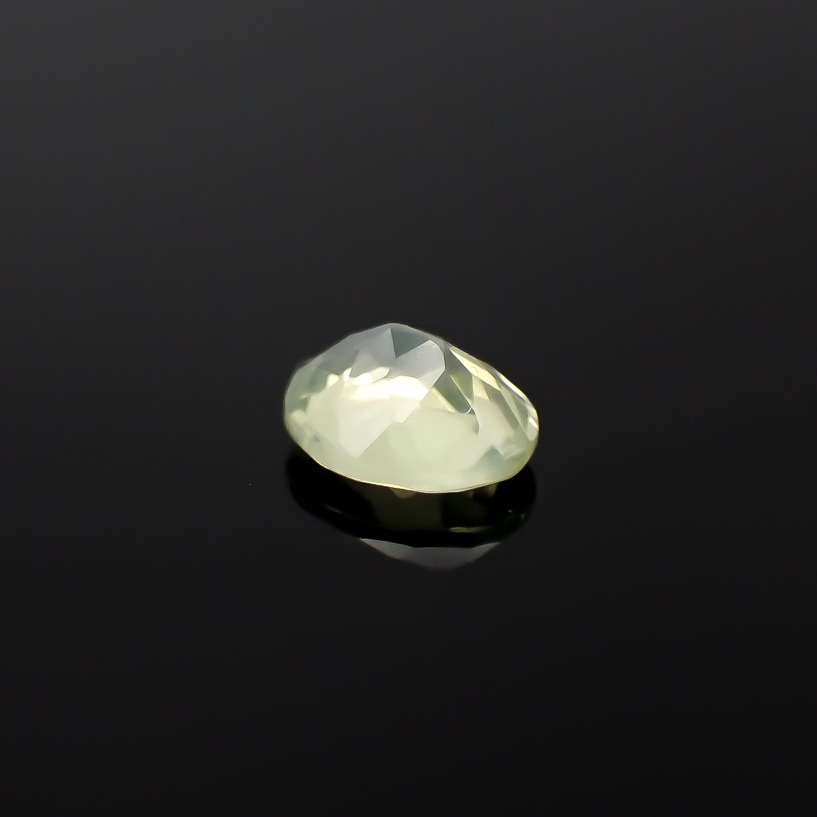 クリソベリルキャッツアイ スリランカ産 0.43ct [250329926]5.1x4.1mm前後