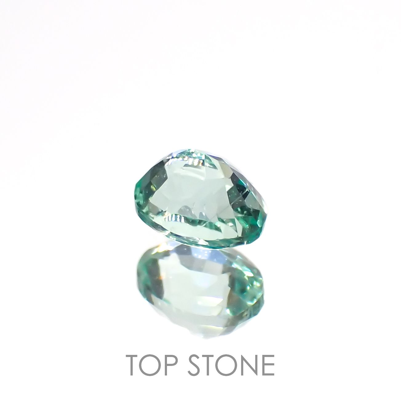 パステルカラーエメラルド ザンビア産 0.21ct[230119960]4.1x3.1mm前後