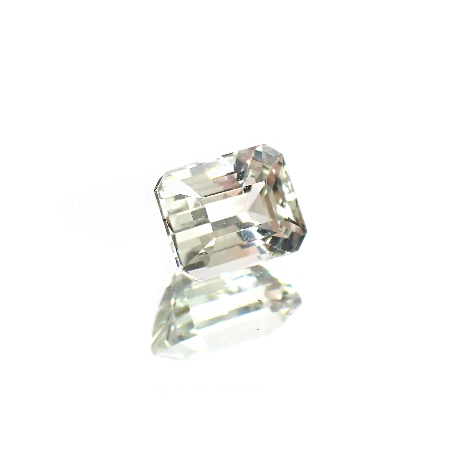 グリーントルマリン(宝石名トルマリン) ルワンダ産 ソ付(彩珠) 1.390ct / 6.9x5.4mm前後 [211013641]