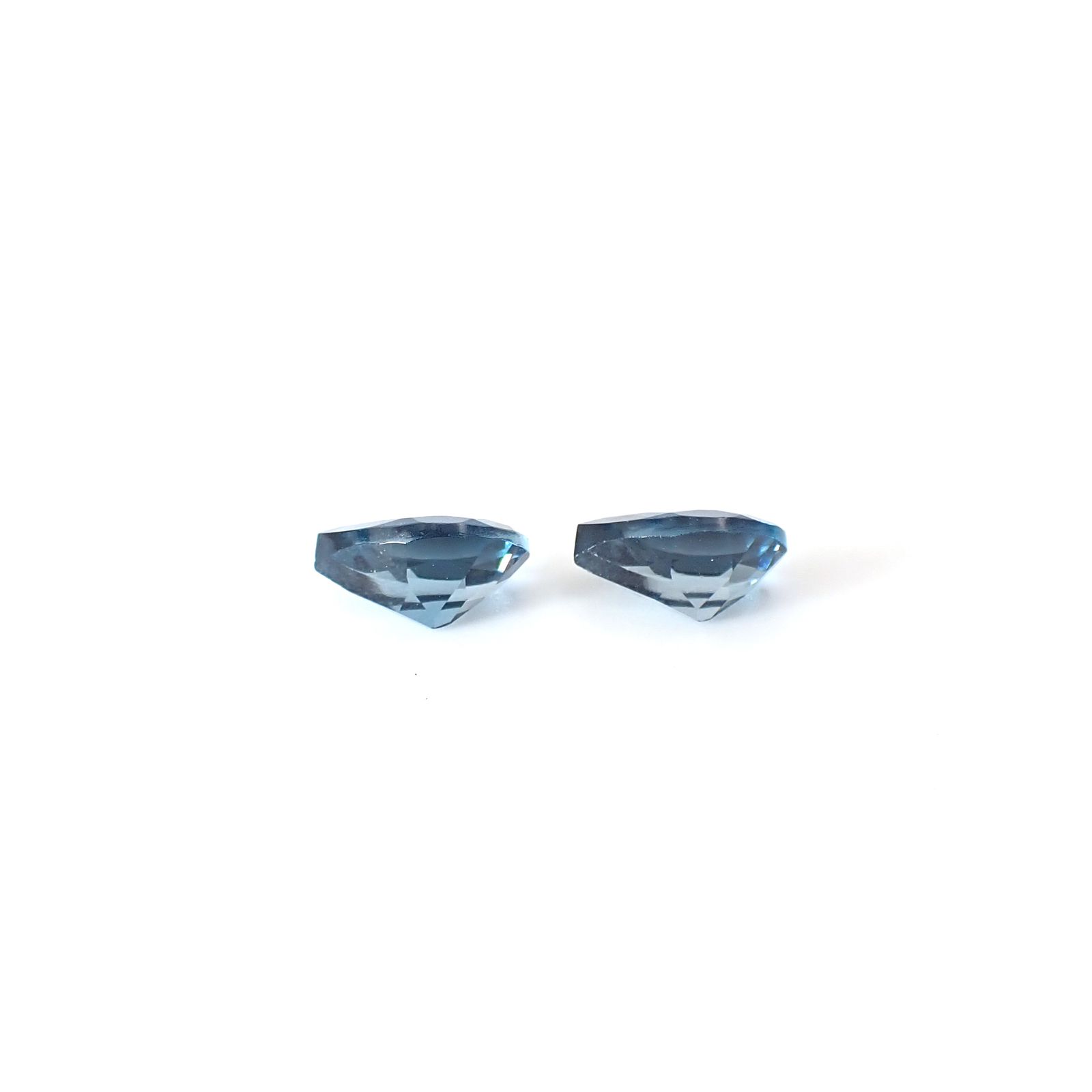◇ペアセット◇ロンドンブルートパーズ ブラジル産 1.65ct(2pcs合計) / 6.9-7.0x4.9-5.0mm前後 [251031330]