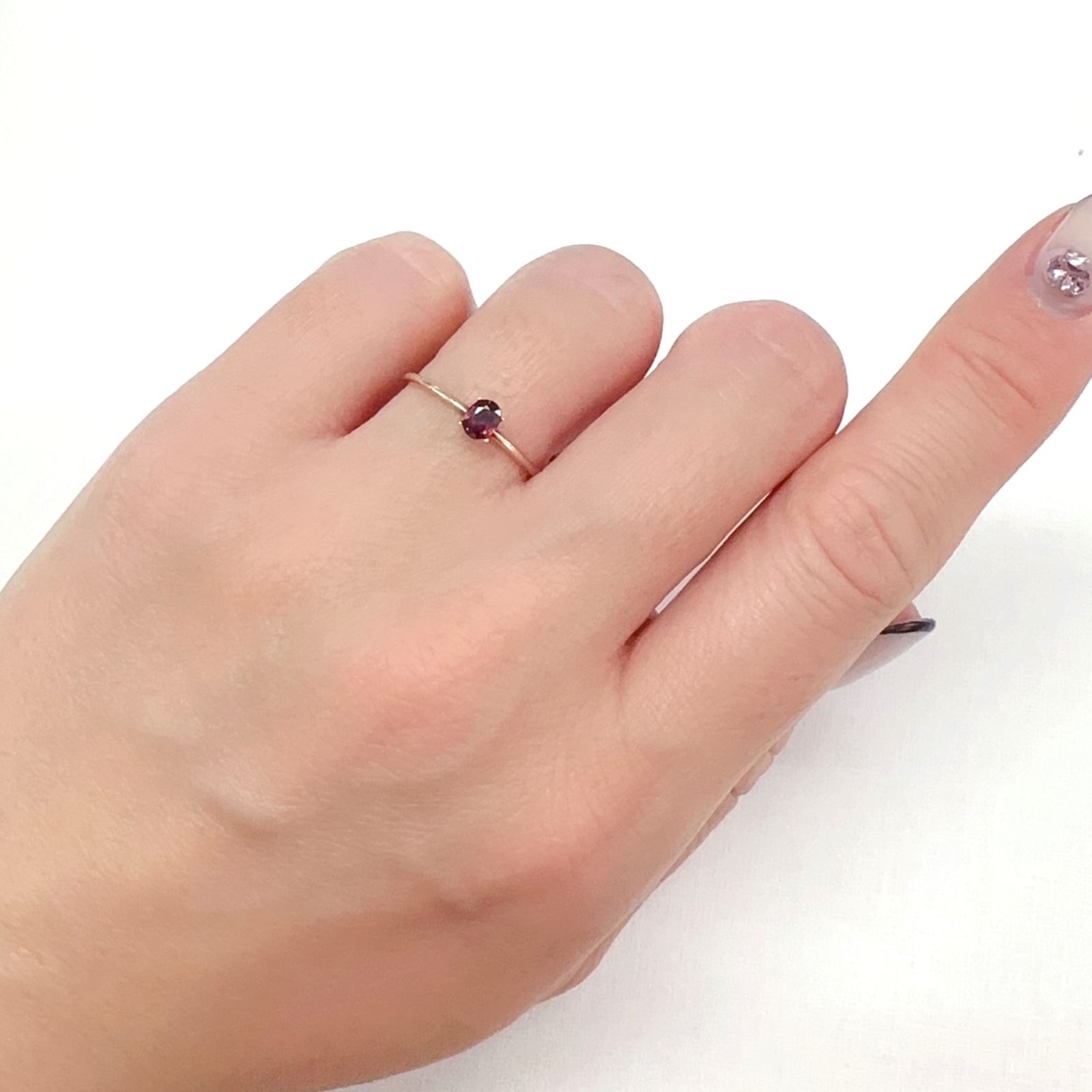 ルビー(宝石名ルビー)タンザニア産 0.27ct 識別済[240226107]4.1x3.2mm前後