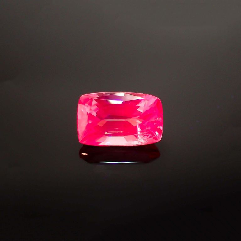 長波365(ライト)の照射で蛍光