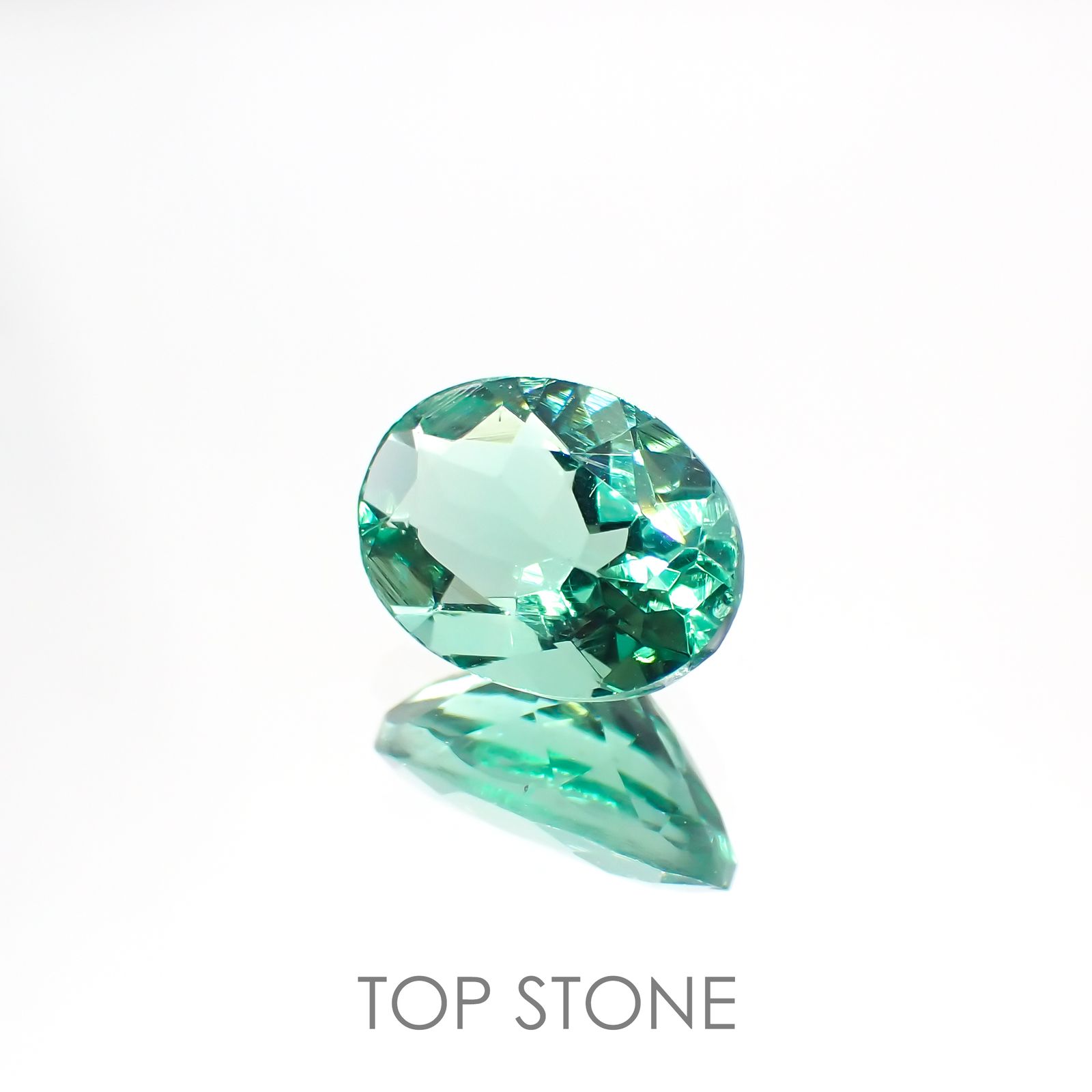 フローライト フルオレッセンス(宝石名フルオライト)イギリス・ロジャリー鉱山産 2.12ct 識別済[211113775]9.6x6.9mm前後