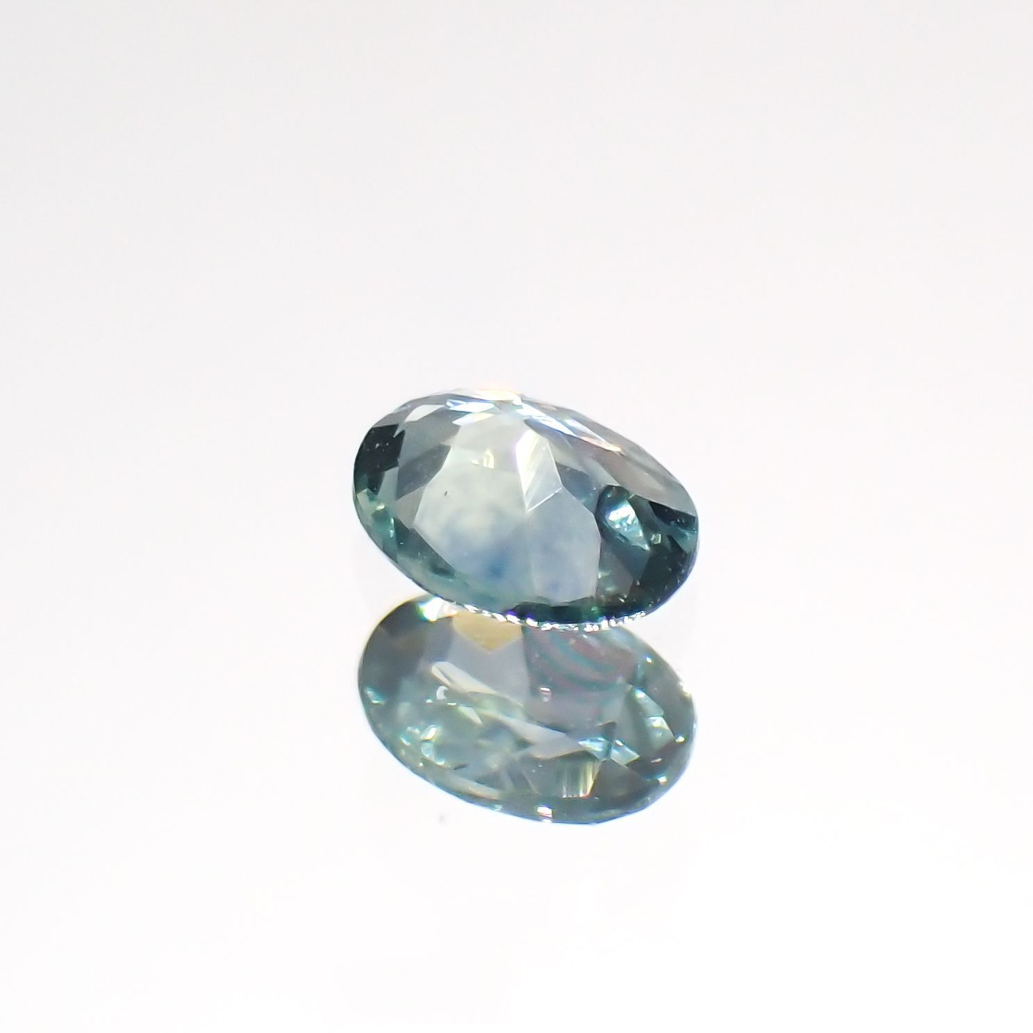 モンタナサファイア(宝石名サファイア)アメリカ・モンタナ州産 0.18ct 識別済[220114634]4x3mm前後