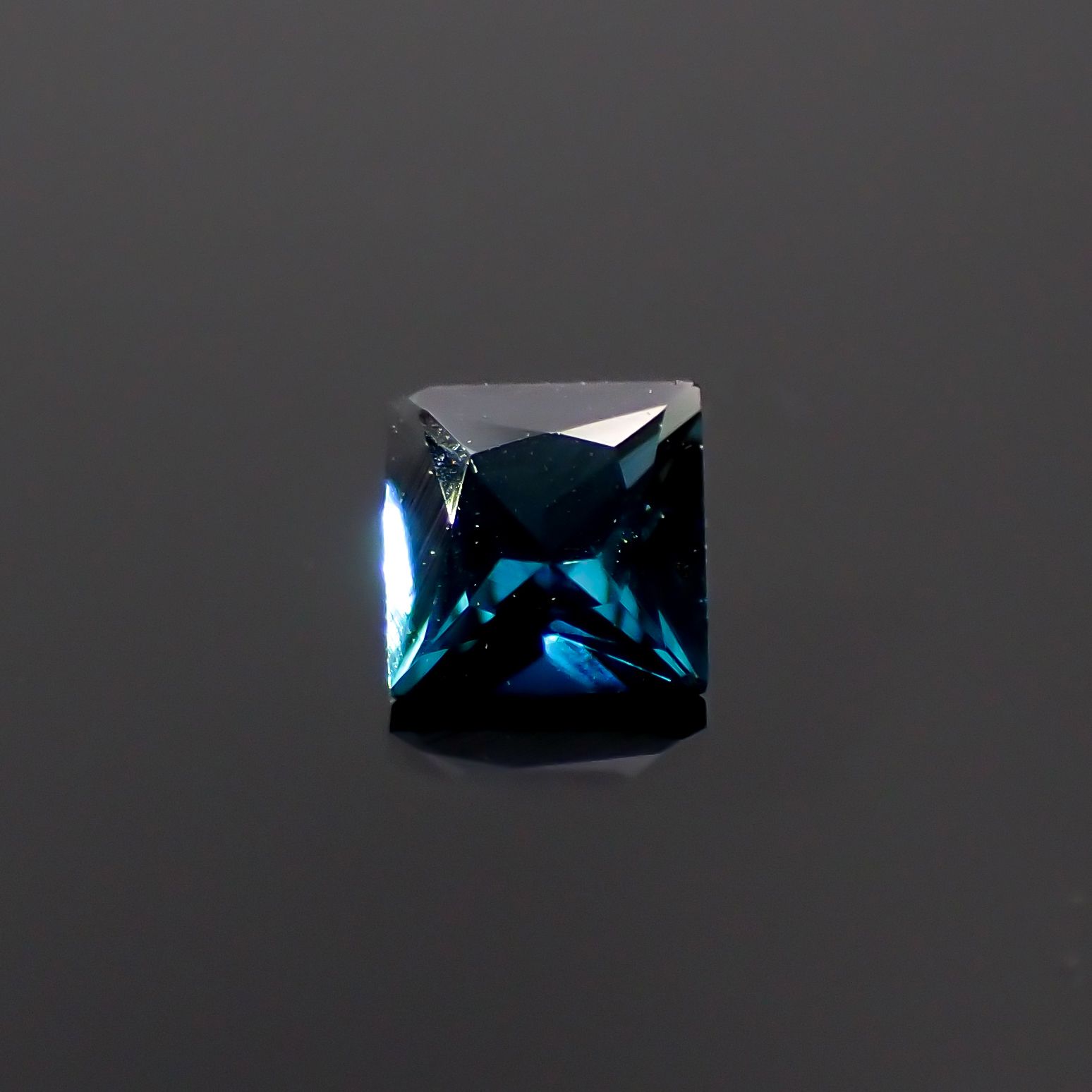◇プリンセスカット◇インディゴライト ブラジル産 0.13ct[230923520]3x3mm前後