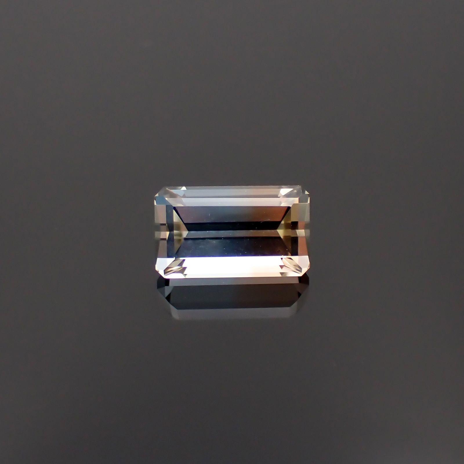 バイカラートパーズ ウクライナ産 4.47ct[231224894]11.1x6.5mm前後