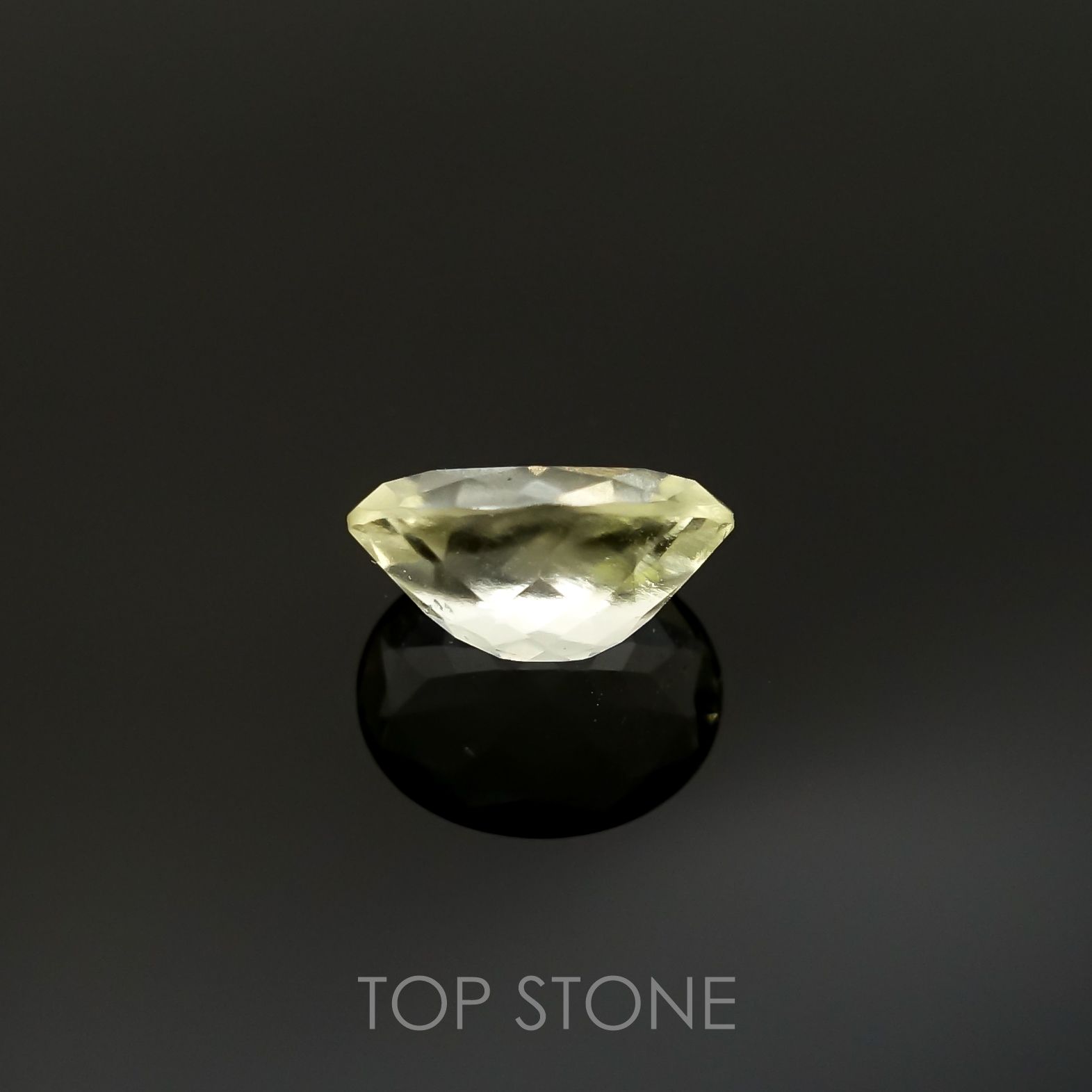 リビアングラス(宝石名インパクトガラス(衝撃溶融ガラス))エジプト・リビア砂漠産 1.86ct 識別済[220415649]10.1x8mm前後