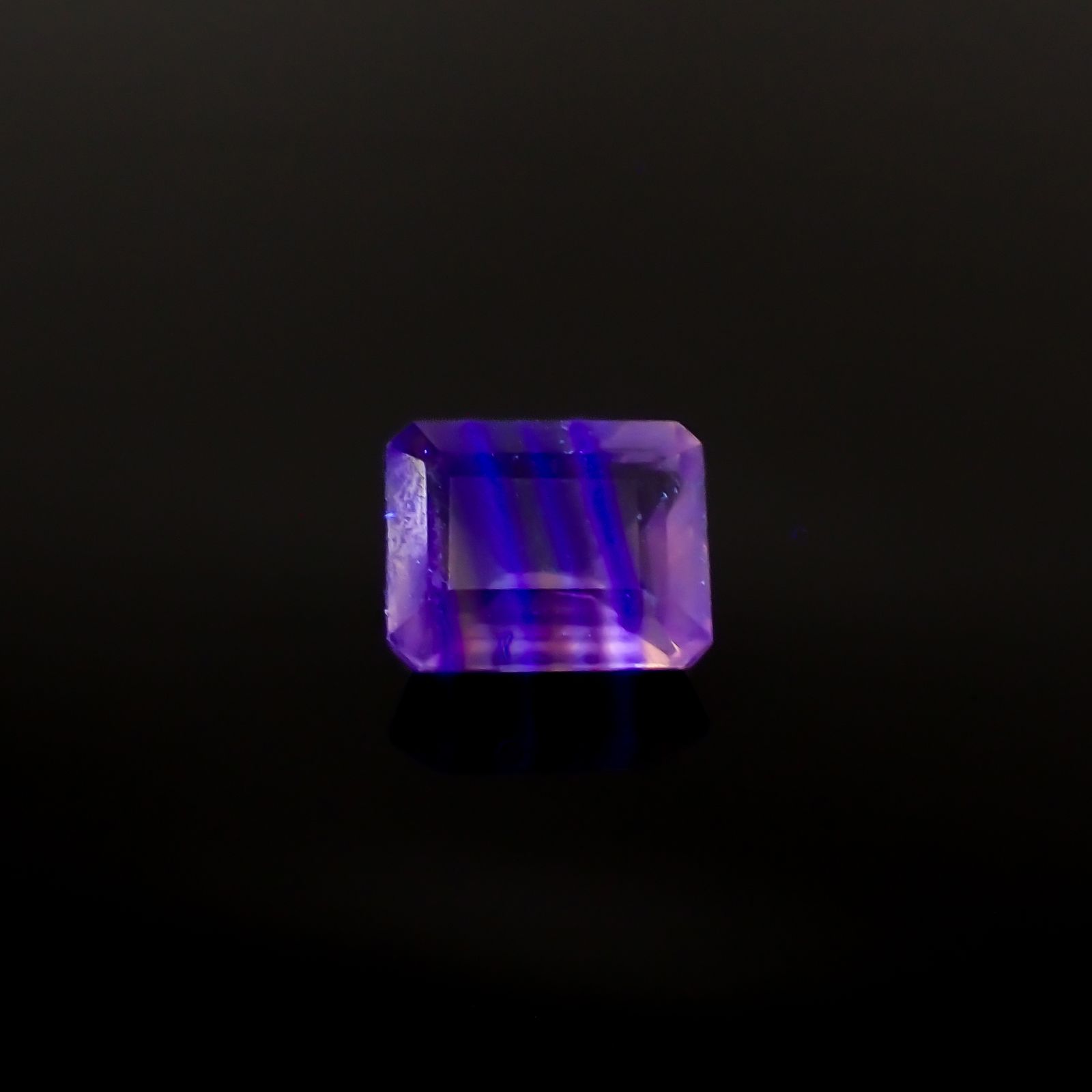 パーティカラーフローライト フルオレッセンス ブラジル産 4.00ct[240326912]9.9x8mm前後