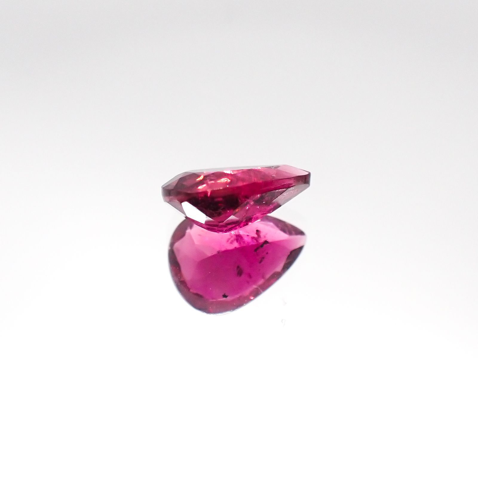 パープルトルマリン(宝石名パープル・トルマリン)ブラジル産 0.98ct 識別済[231023897]8.1x6mm前後