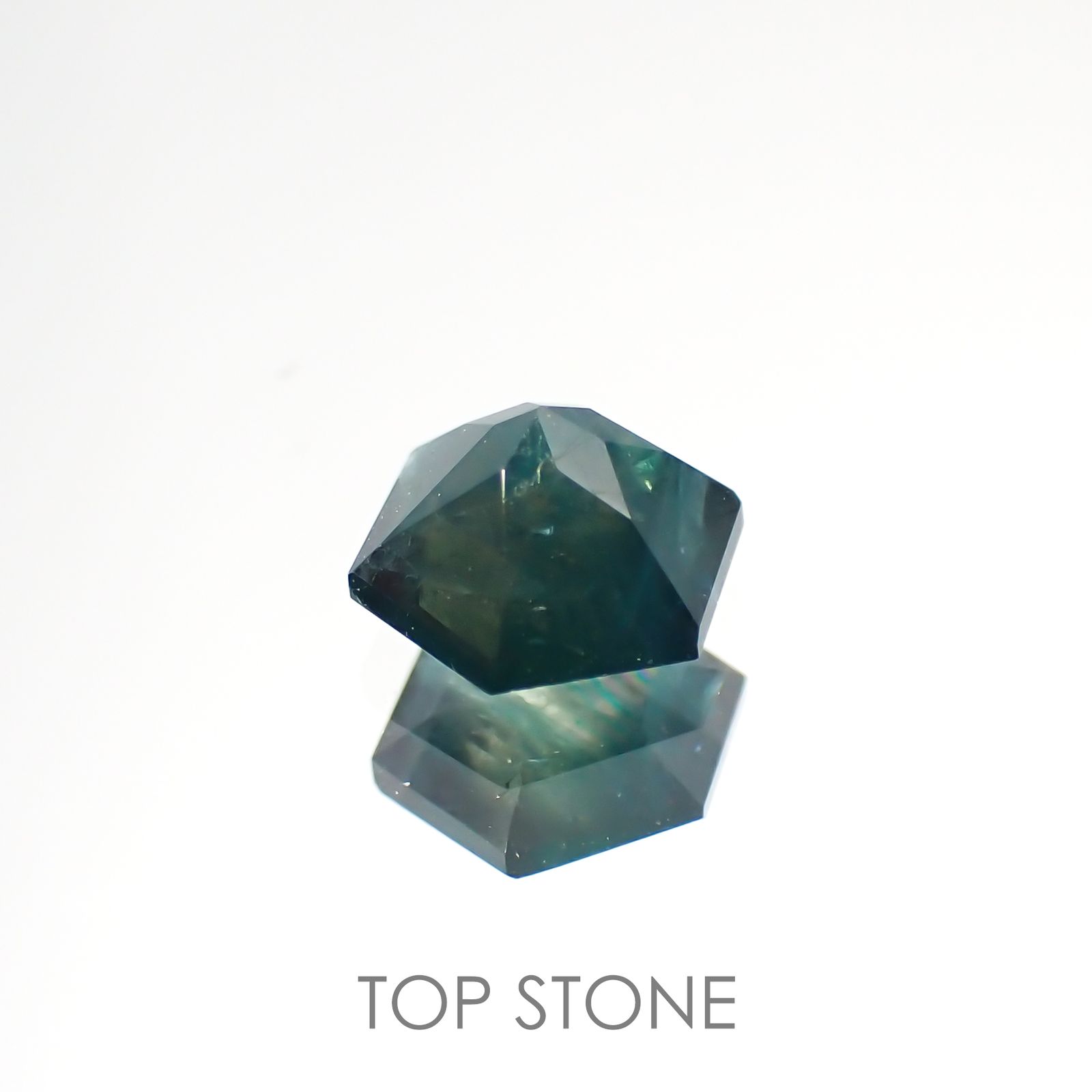 ◇ヘキサゴンカット◇グランディディエライト マダガスカル産 ルース 0.58ct[210813060]5×4.9mm前後