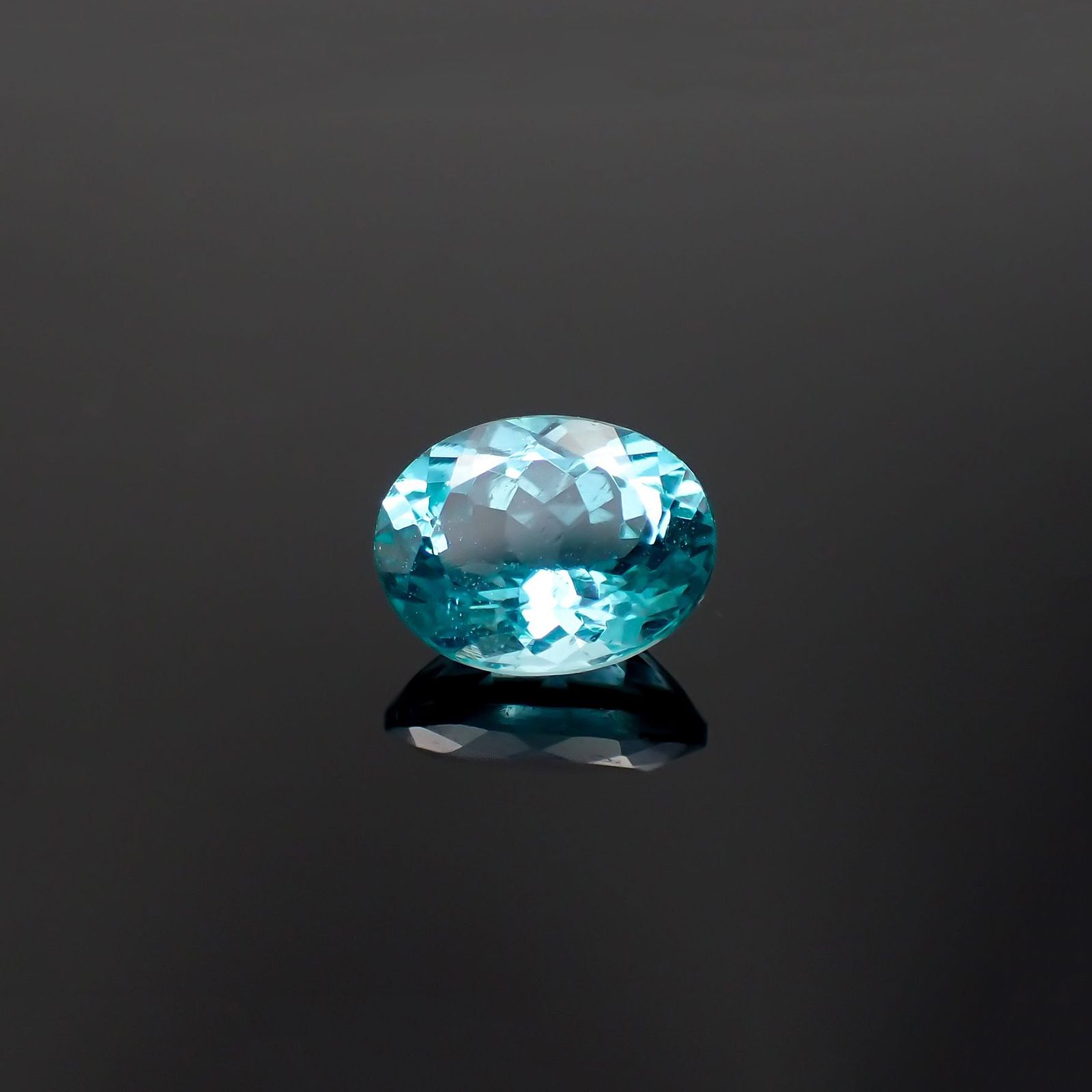 アパタイト(宝石名アパタイト)ブラジル産 識別済 2.18ct / 9.1x7.2mm前後 [251021345]