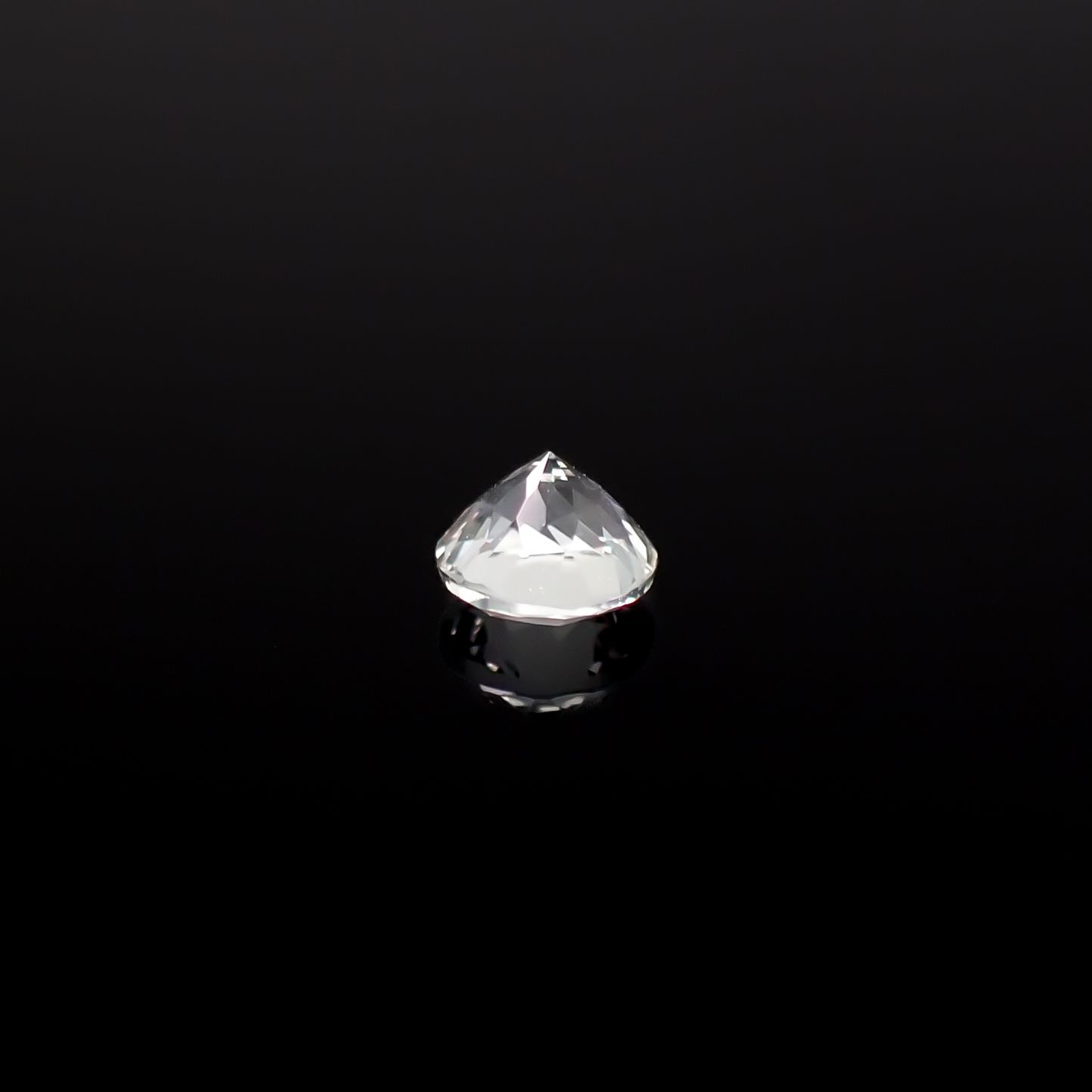 アクロアイト ナイジェリア産 0.25ct / 3.9x3.8mm前後 [251231356]
