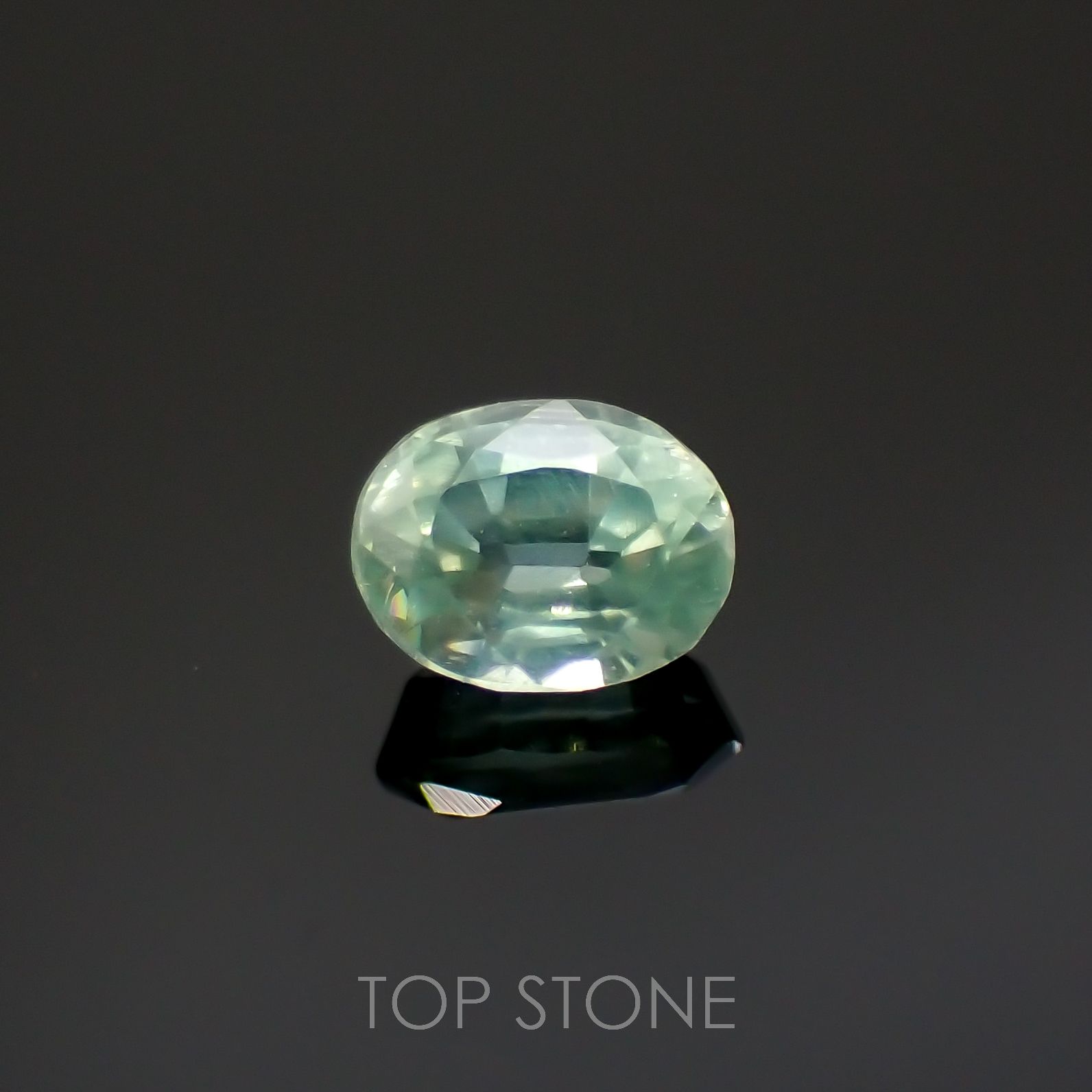 グリーンカイヤナイト(宝石名カイヤナイト)タンザニア産 0.28ct 識別済[220616675]4.1x3.2mm前後