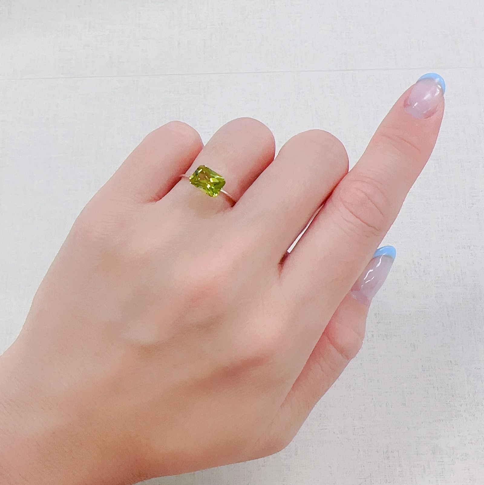 ペリドット 中国産 1.37ct[230622294]8.1x5.9mm前後